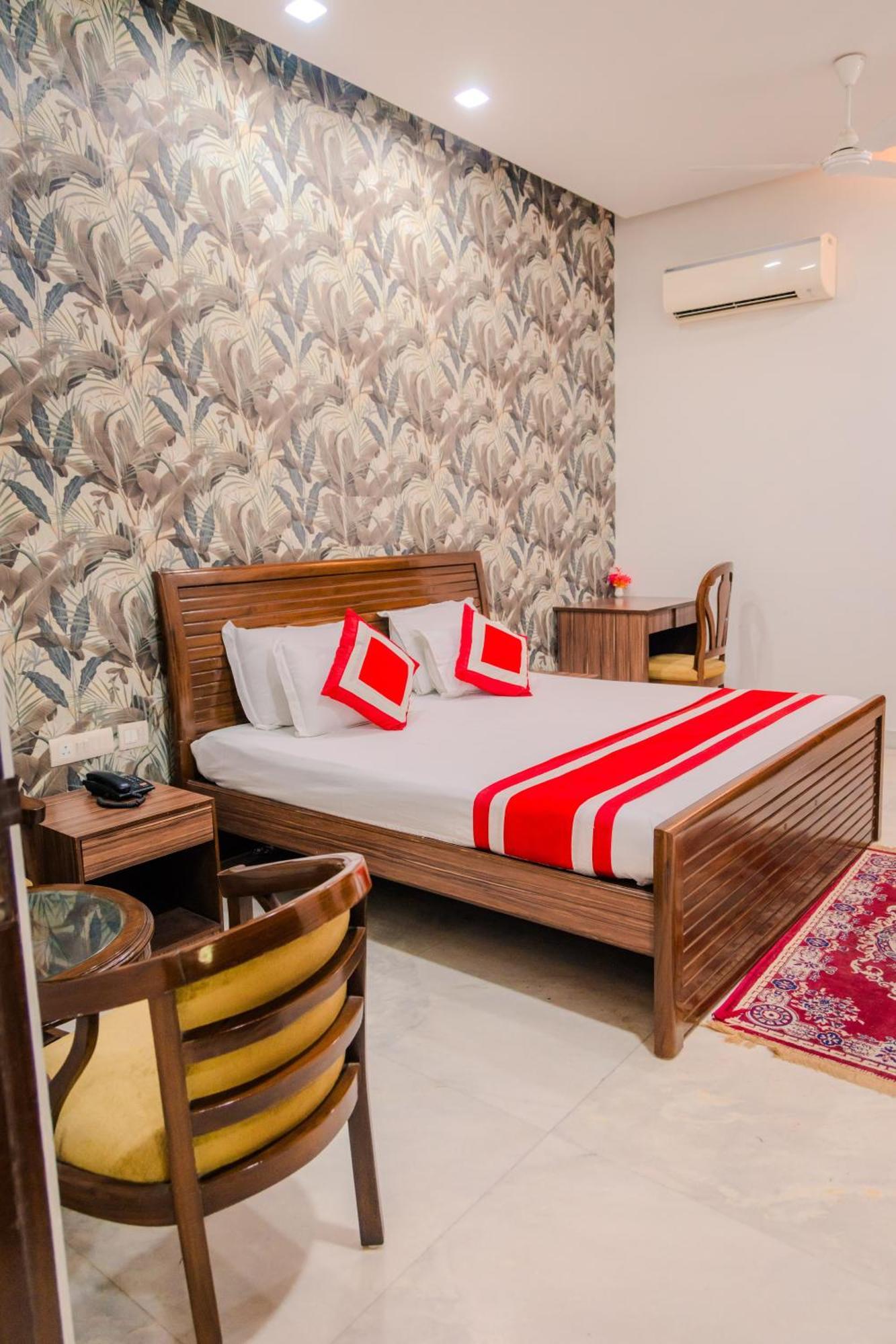 Peepal Tree Residency Bed & Breakfast *