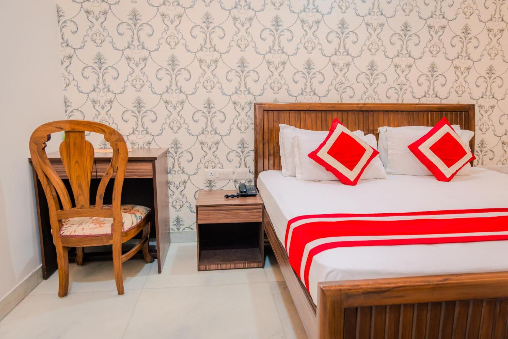 Bed & Breakfast Peepal Tree Residency New Delhi
