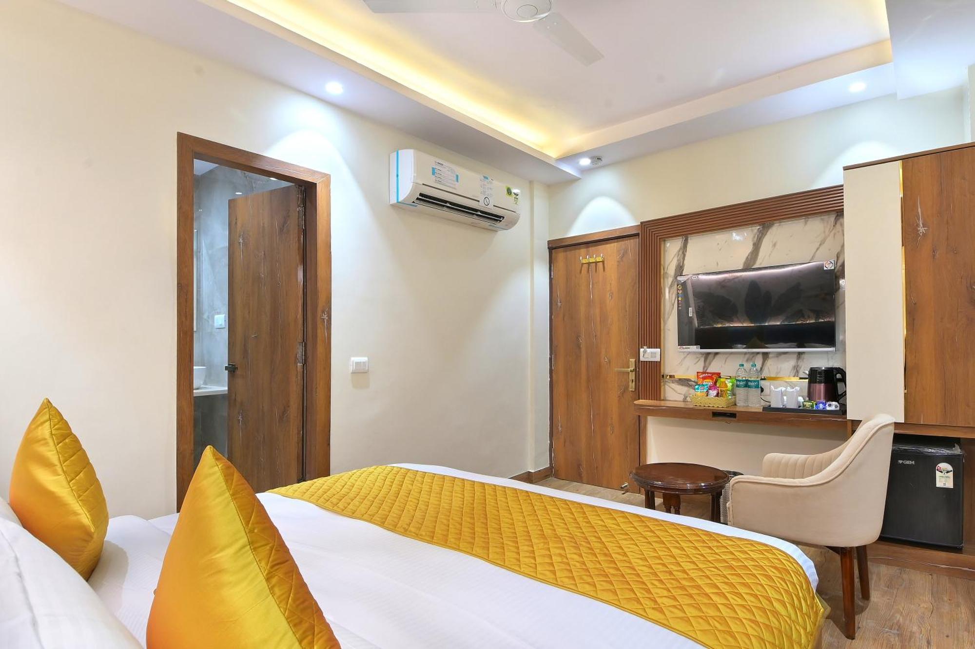 Hotel Saina International 4*