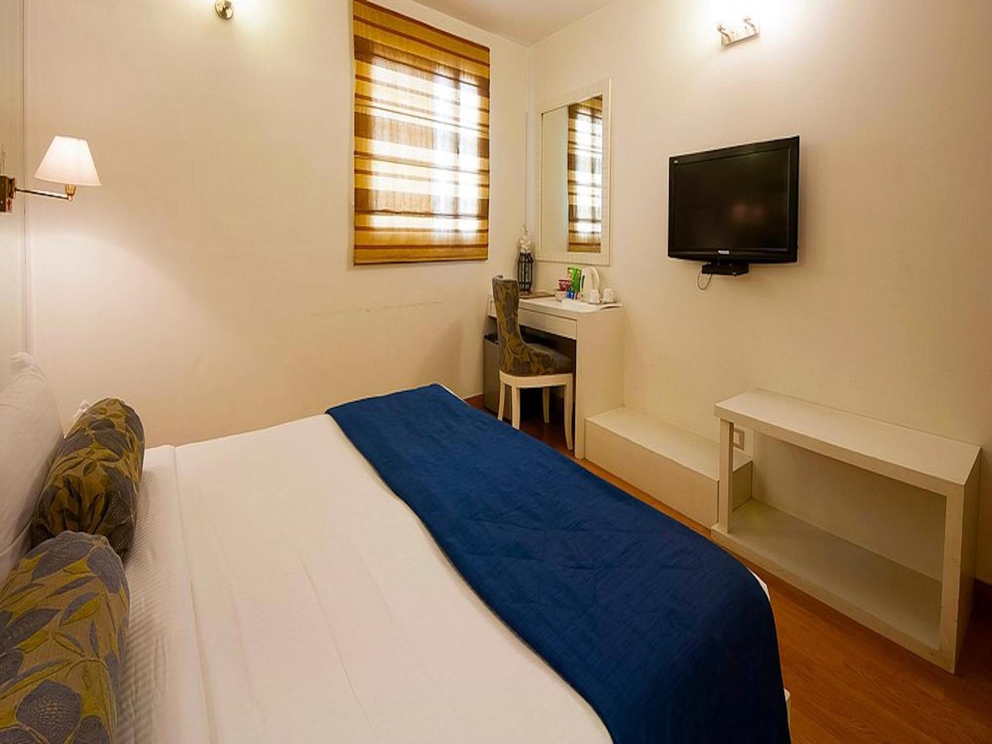 Hotel Sweet Home Lodge - 2 Min From New Delhi Railway Station Hotel New Delhi