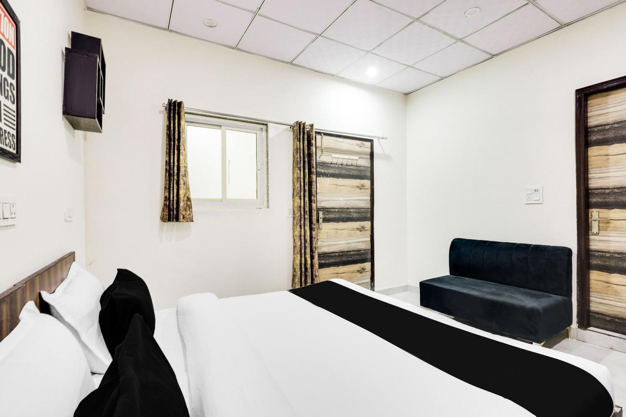 O 83167 Golden Key Hotel