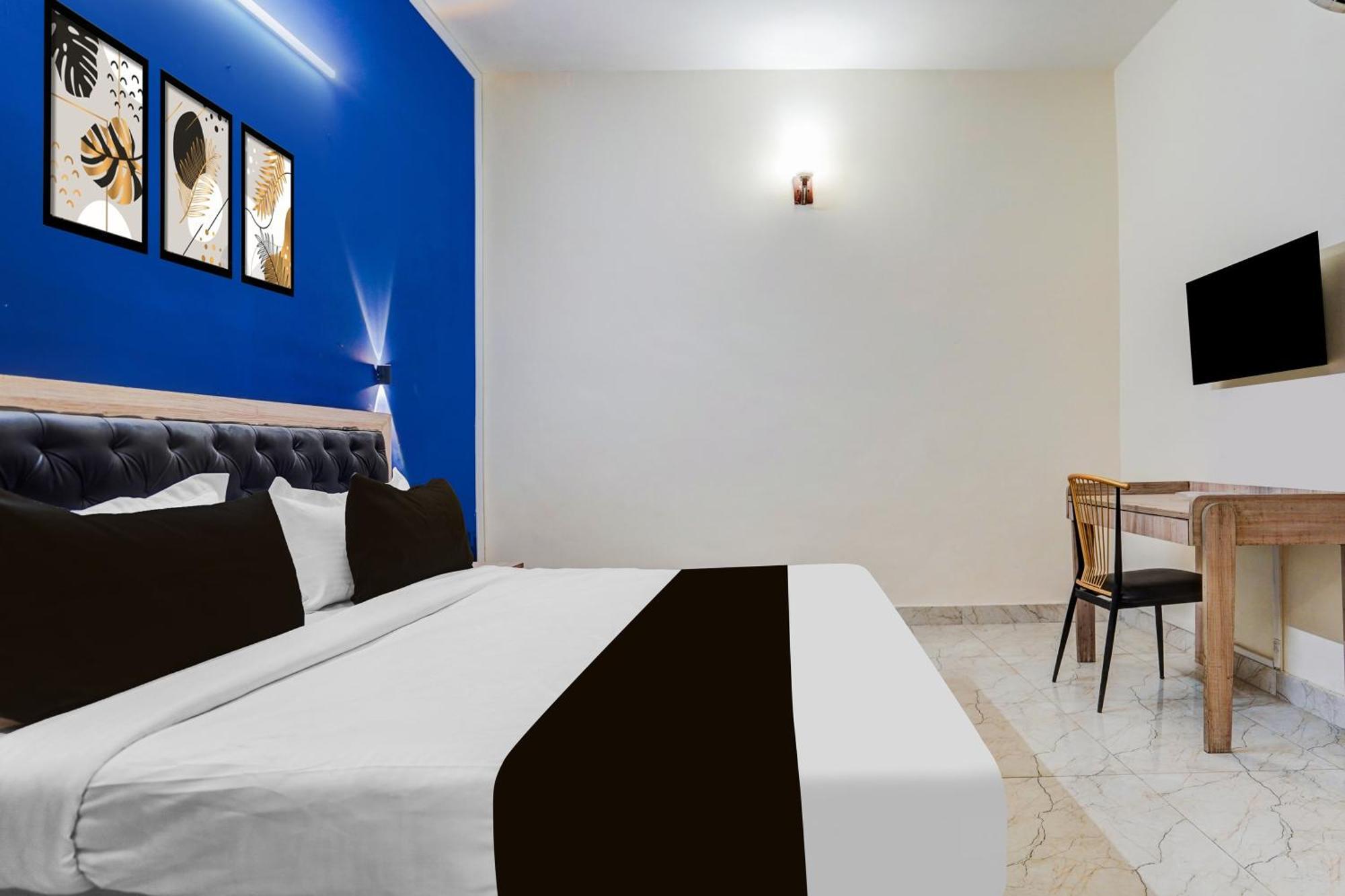 Hotel Collection O West Vinod Nagar Metro Station Formerly Royal *