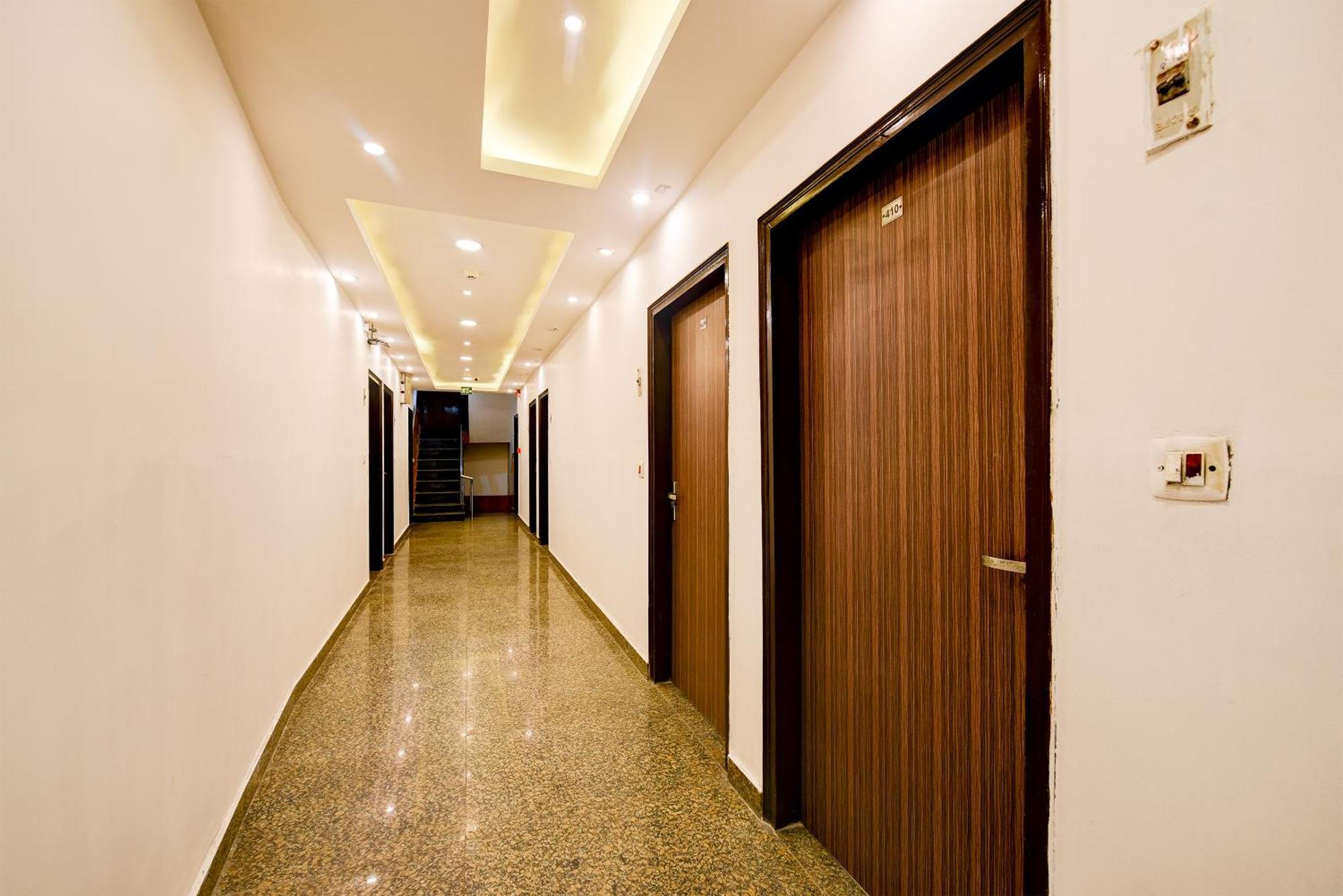 Kiara Near Delhi Airport - Free Airport Drop Hotel