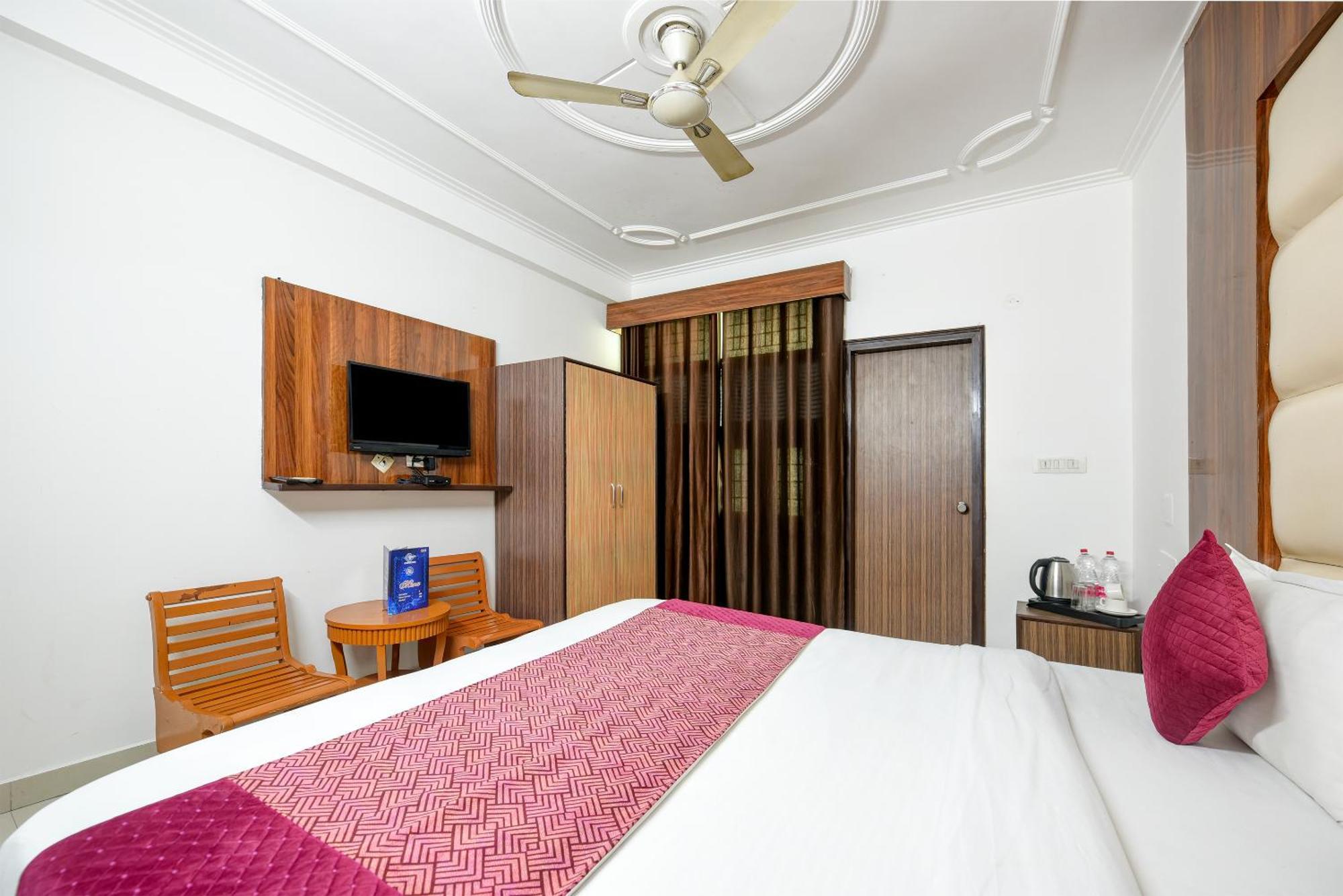 Kiara Near Delhi Airport - Free Airport Drop 4* New Delhi