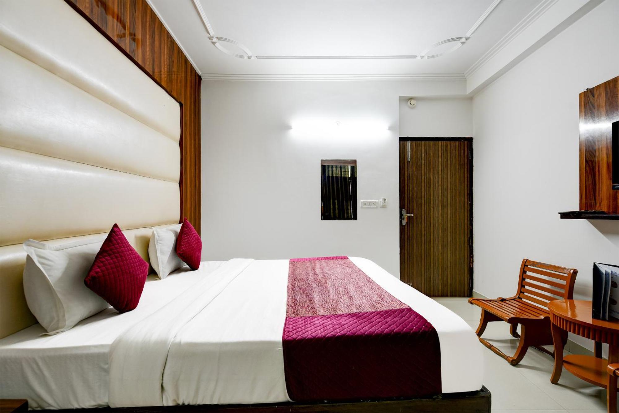 Kiara Near Delhi Airport - Free Airport Drop