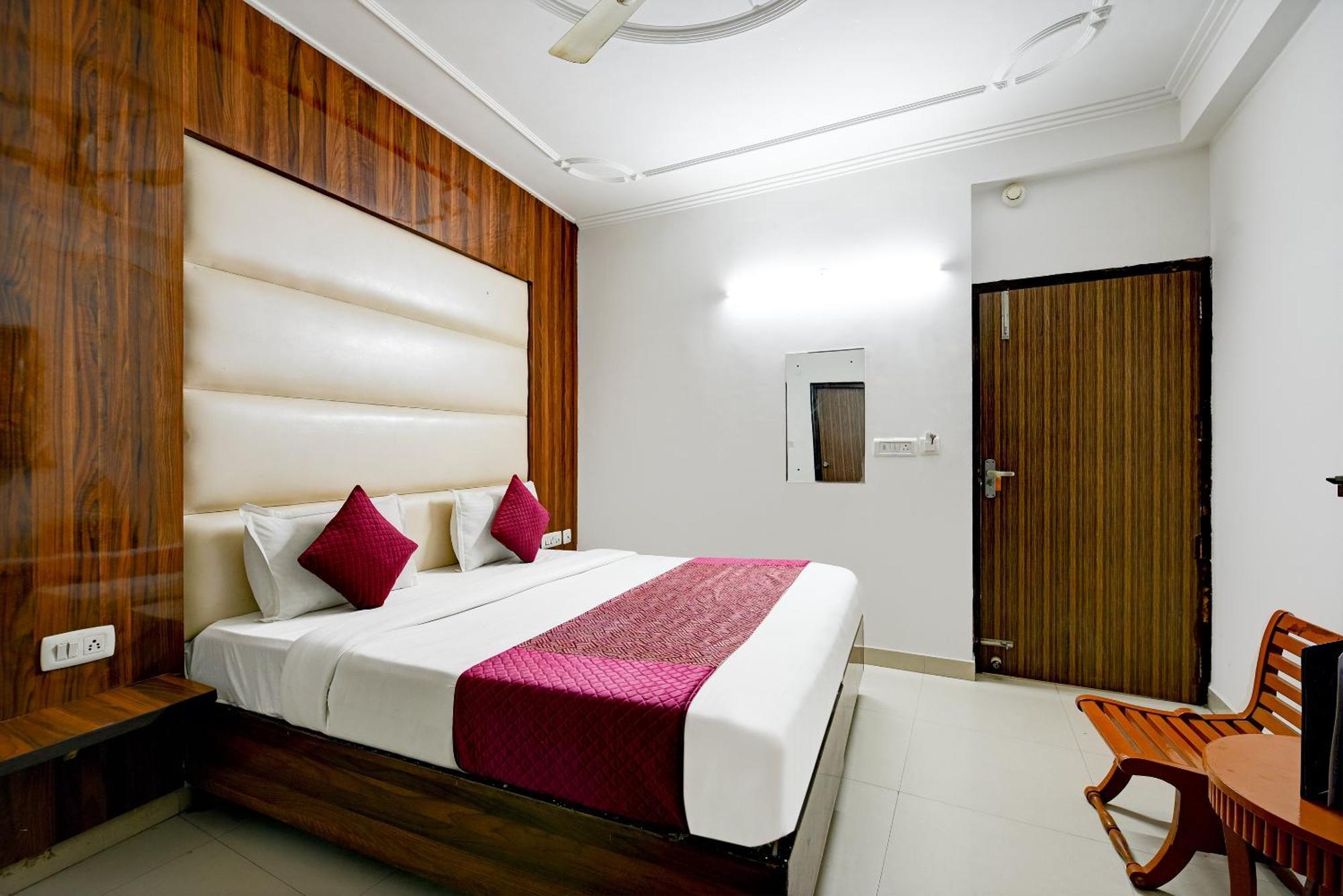 Kiara Near Delhi Airport - Free Airport Drop Hotel