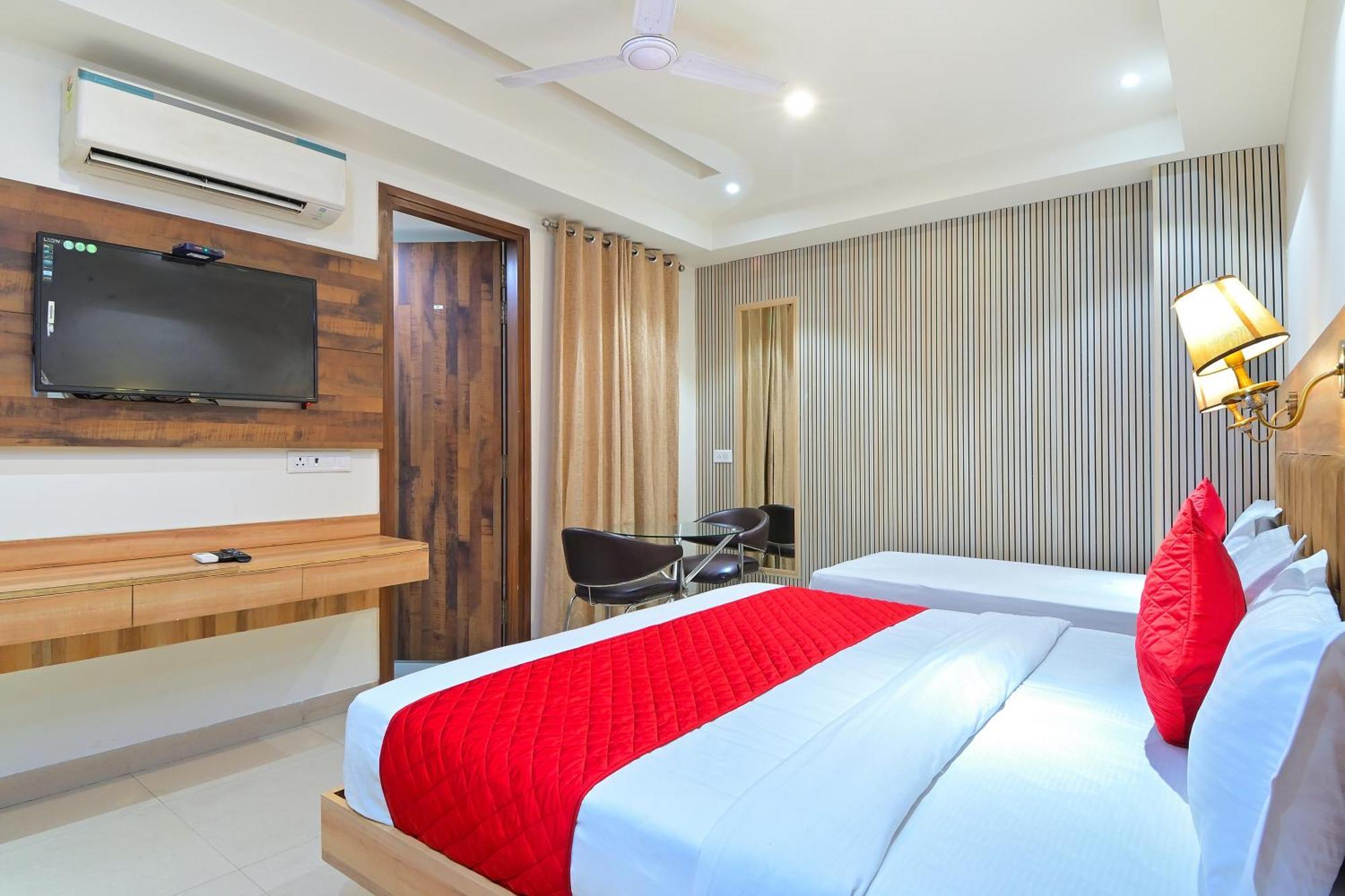 My Sector 23 Near Yashobhoomi Dwarka Hotel New Delhi