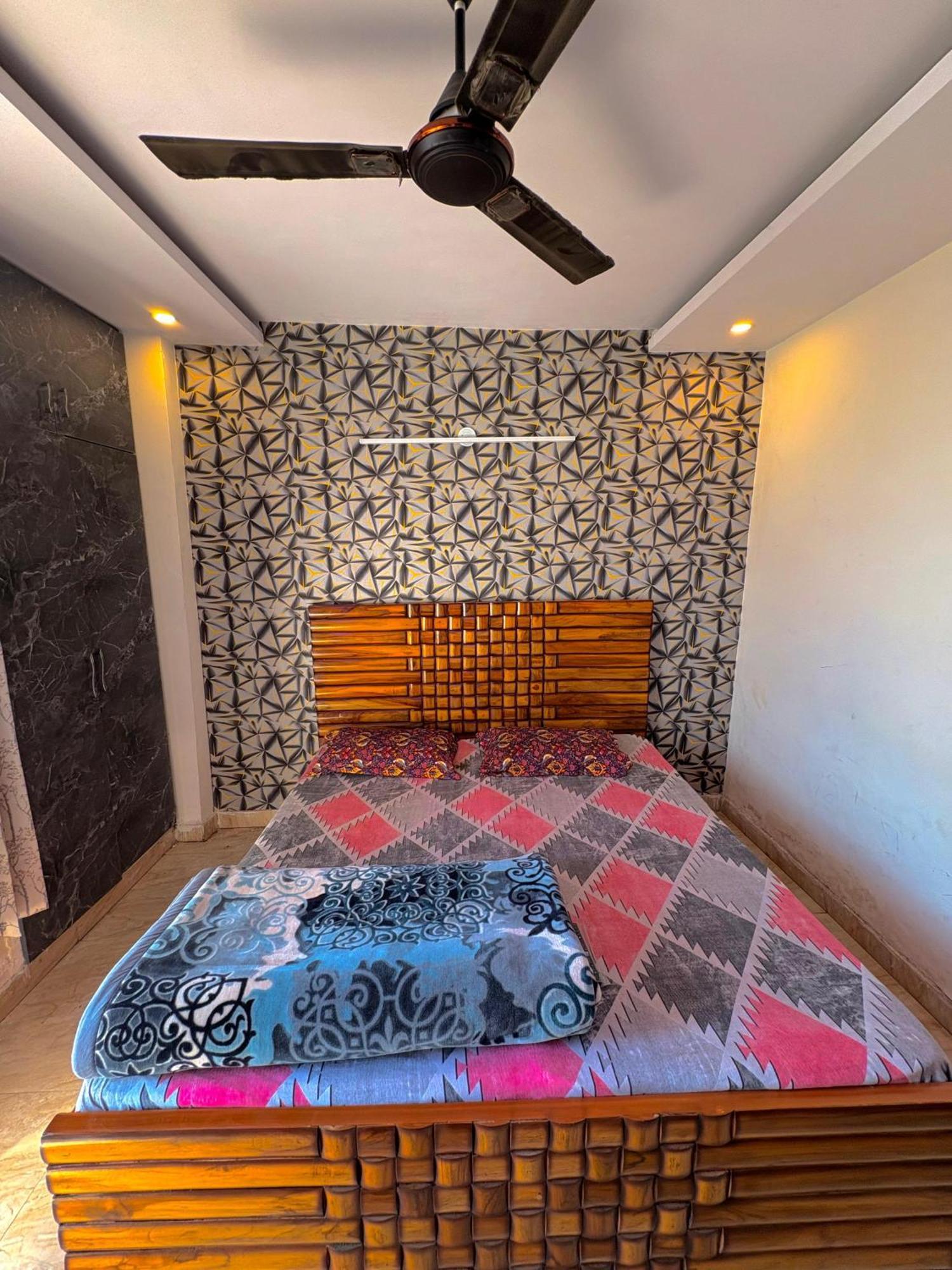 Independent 1 Bhk Flat In Apartment New Delhi