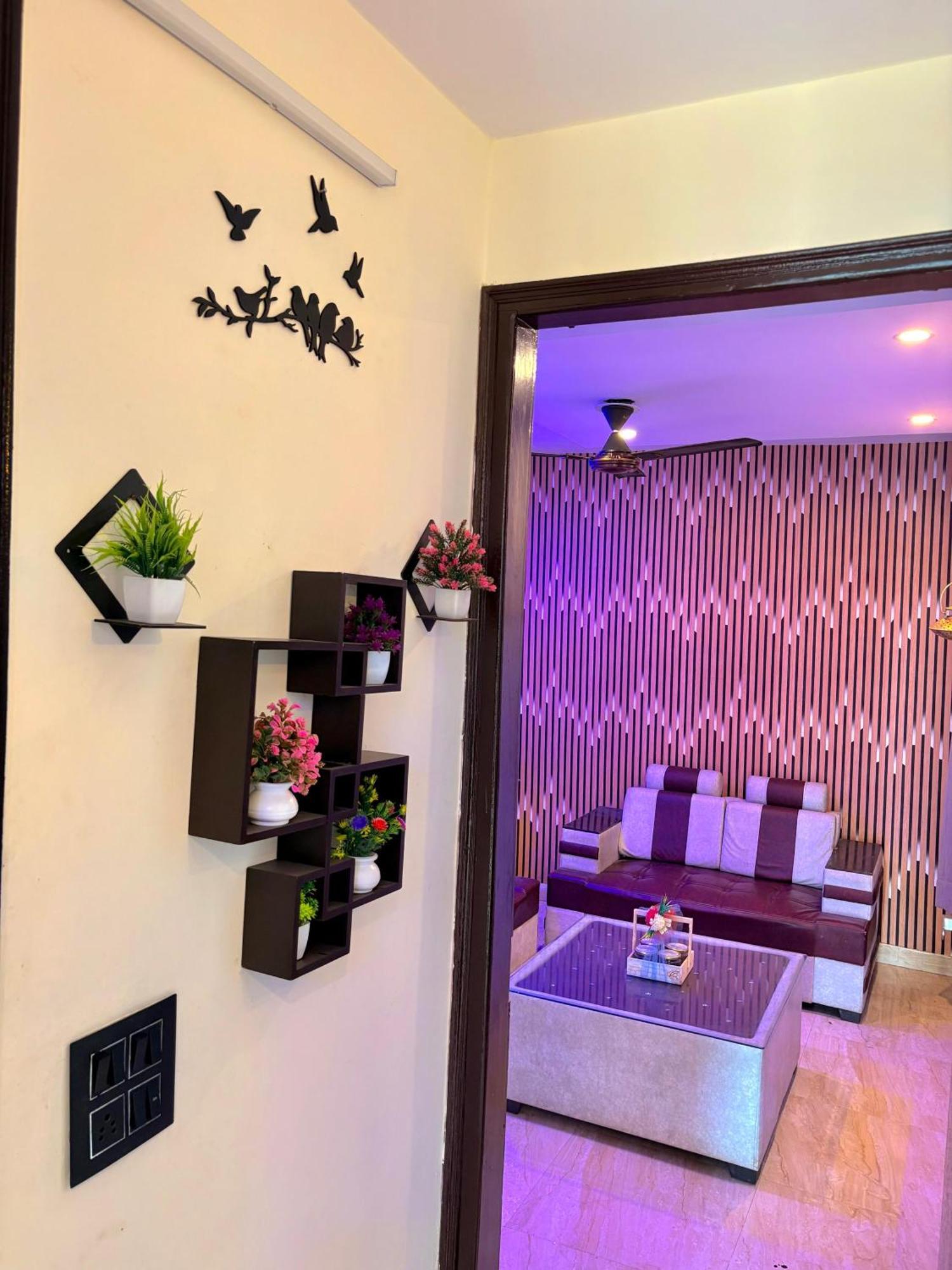 Independent 1 Bhk Flat In Apartment