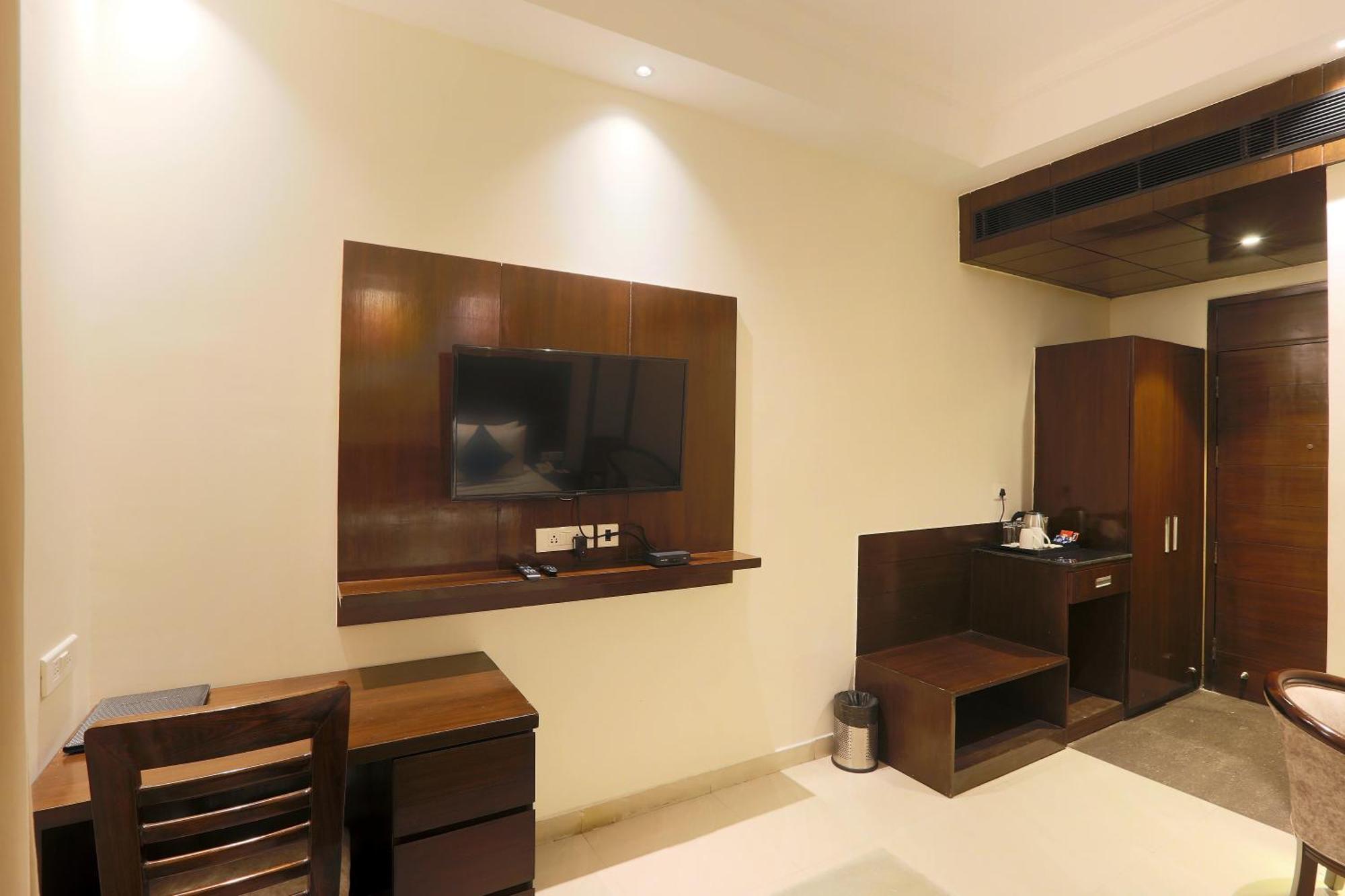 Hotel Park Plaza Near Delhi Airport Nova Deli