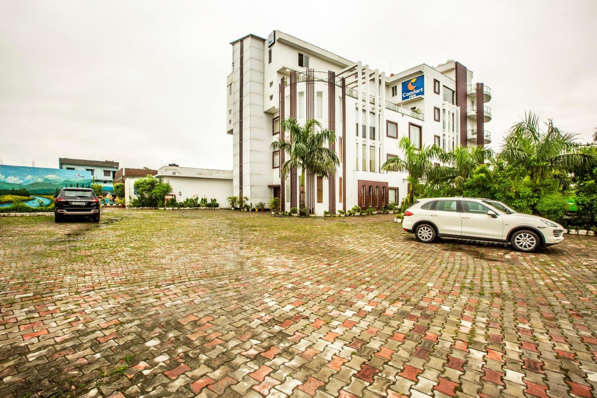 Park Plaza Near Delhi Airport 4*