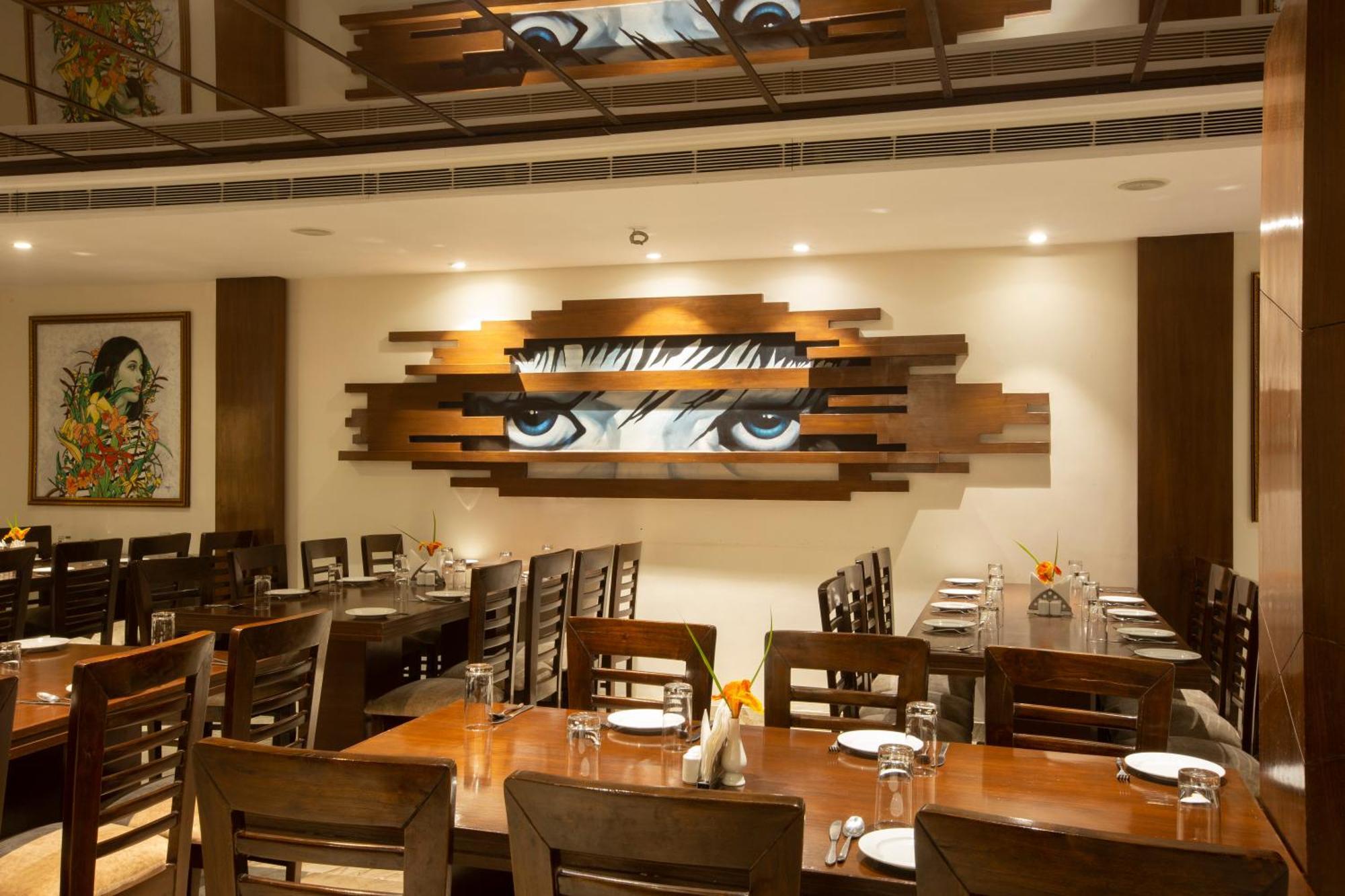 Park Plaza Near Delhi Airport Hotel 4*