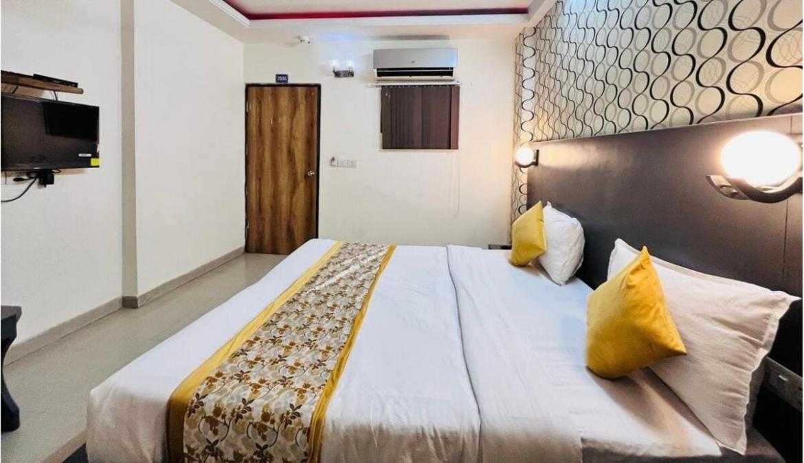Hotel Diamond Inn-near Igi-airport-terminal-3 4*