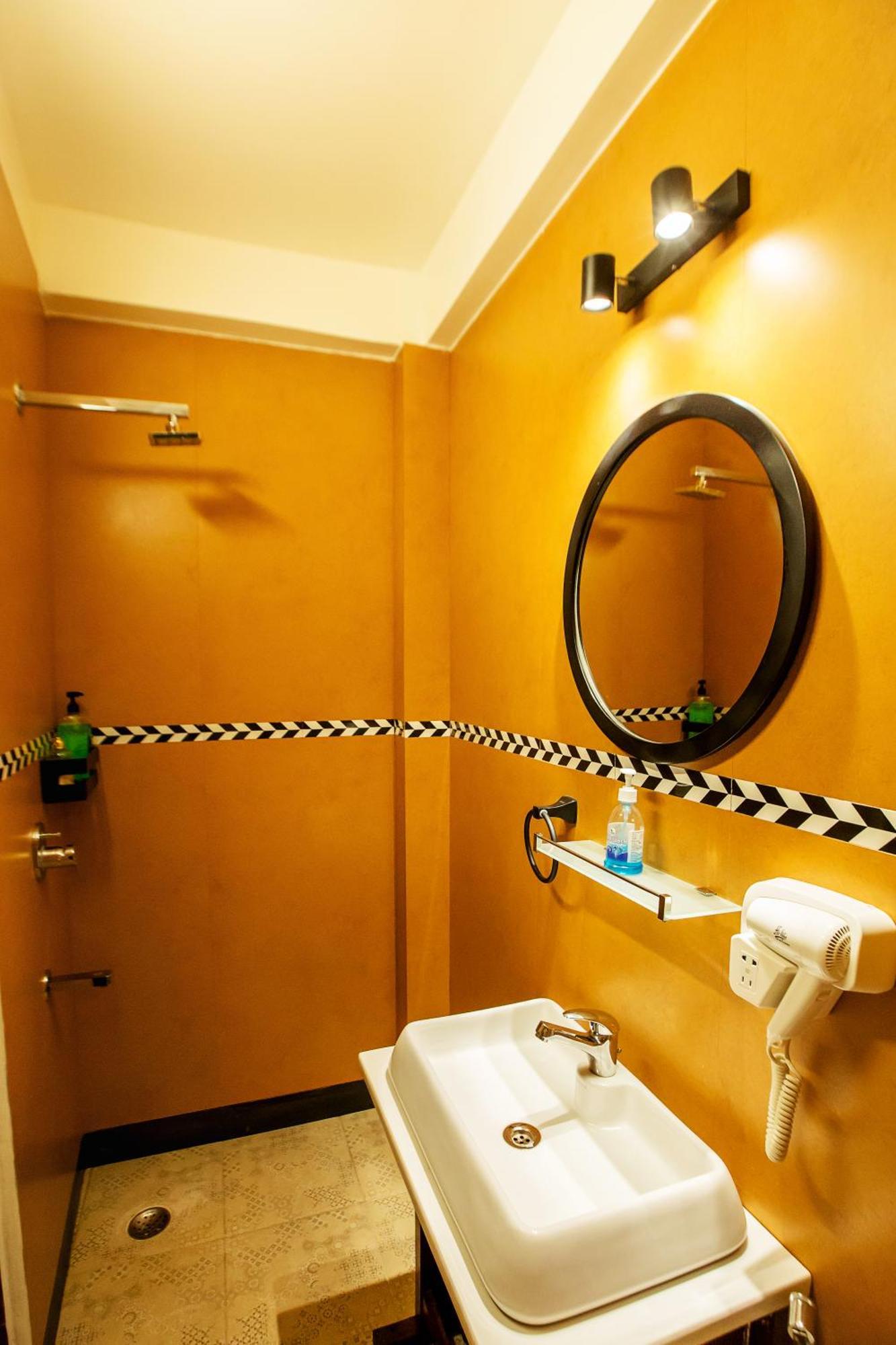 Apartment Blue Sky -hauz Khas Village New Delhi