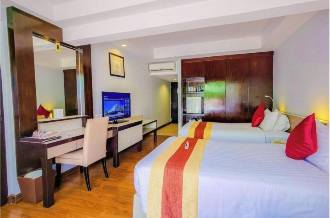 Hotel Glory Near Delhi International Airport New Delhi