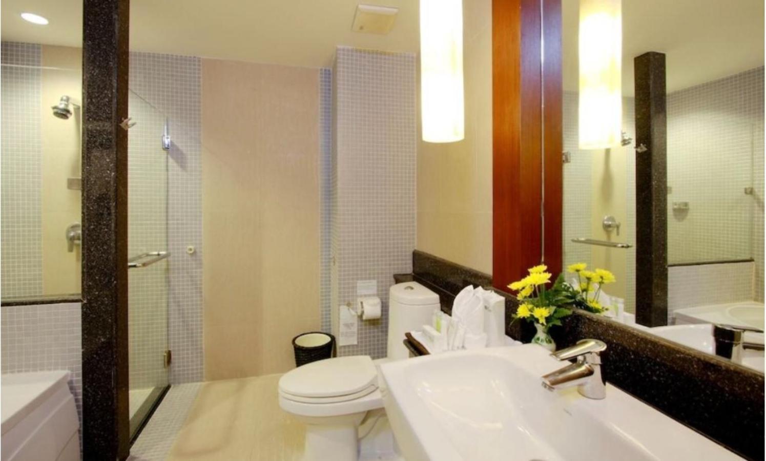 Hotel Glory Near Delhi International Airport