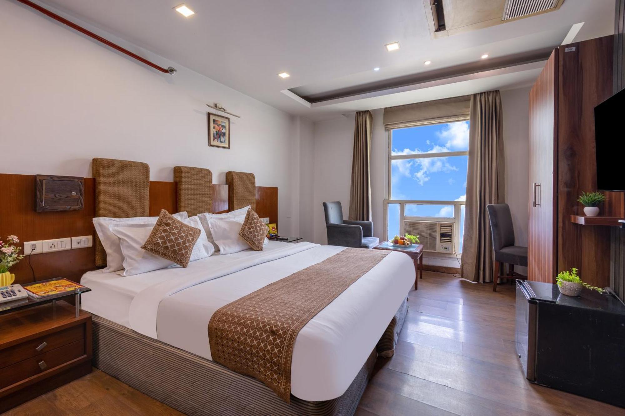 Palm Do'r # Walking Distance To Station # Parking # Family # Customer's Choice # Rated
