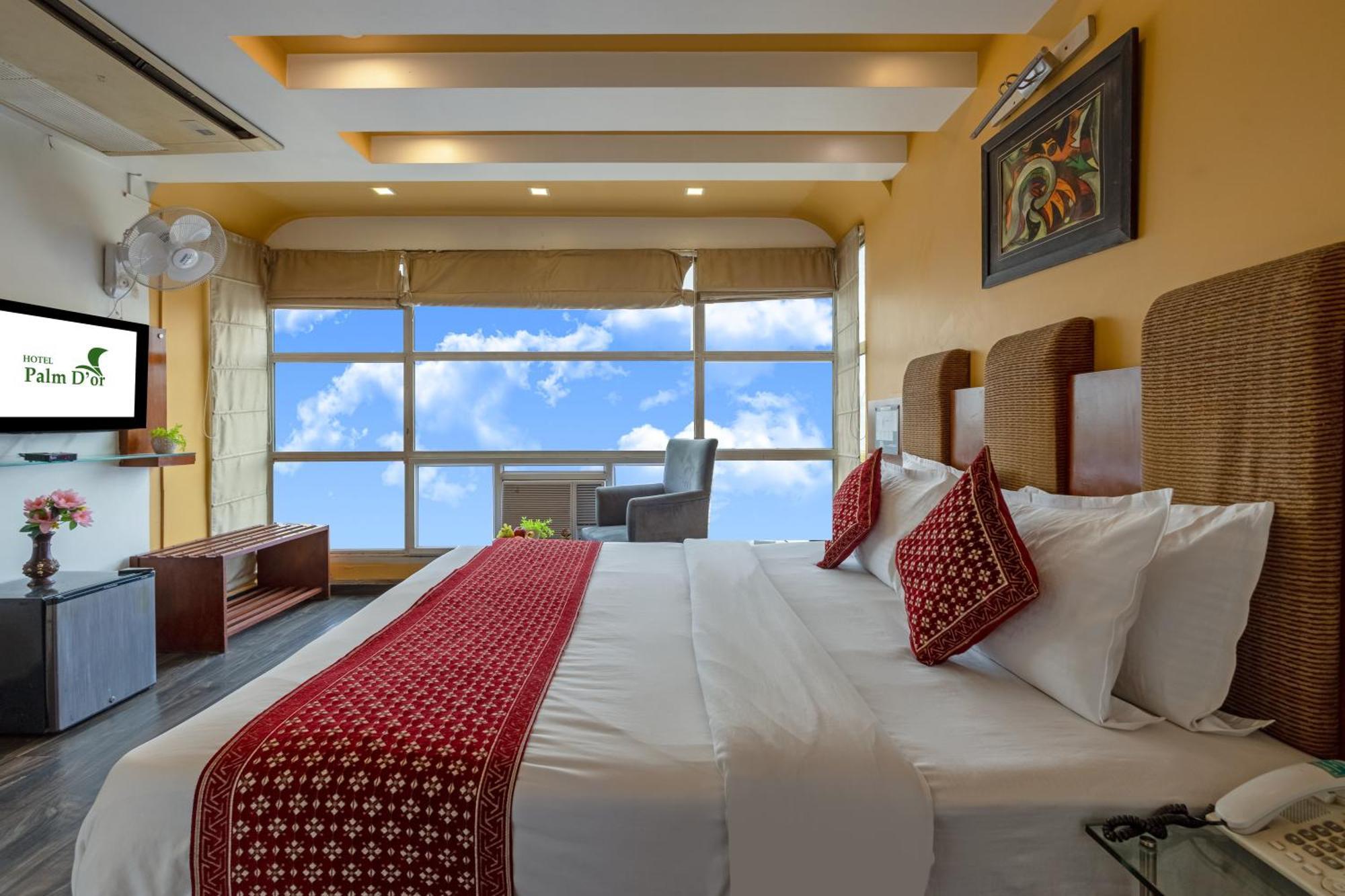 Hotel Palm Do'r # Walking Distance To Station # Parking # Family # Customer's Choice # Rated 3*