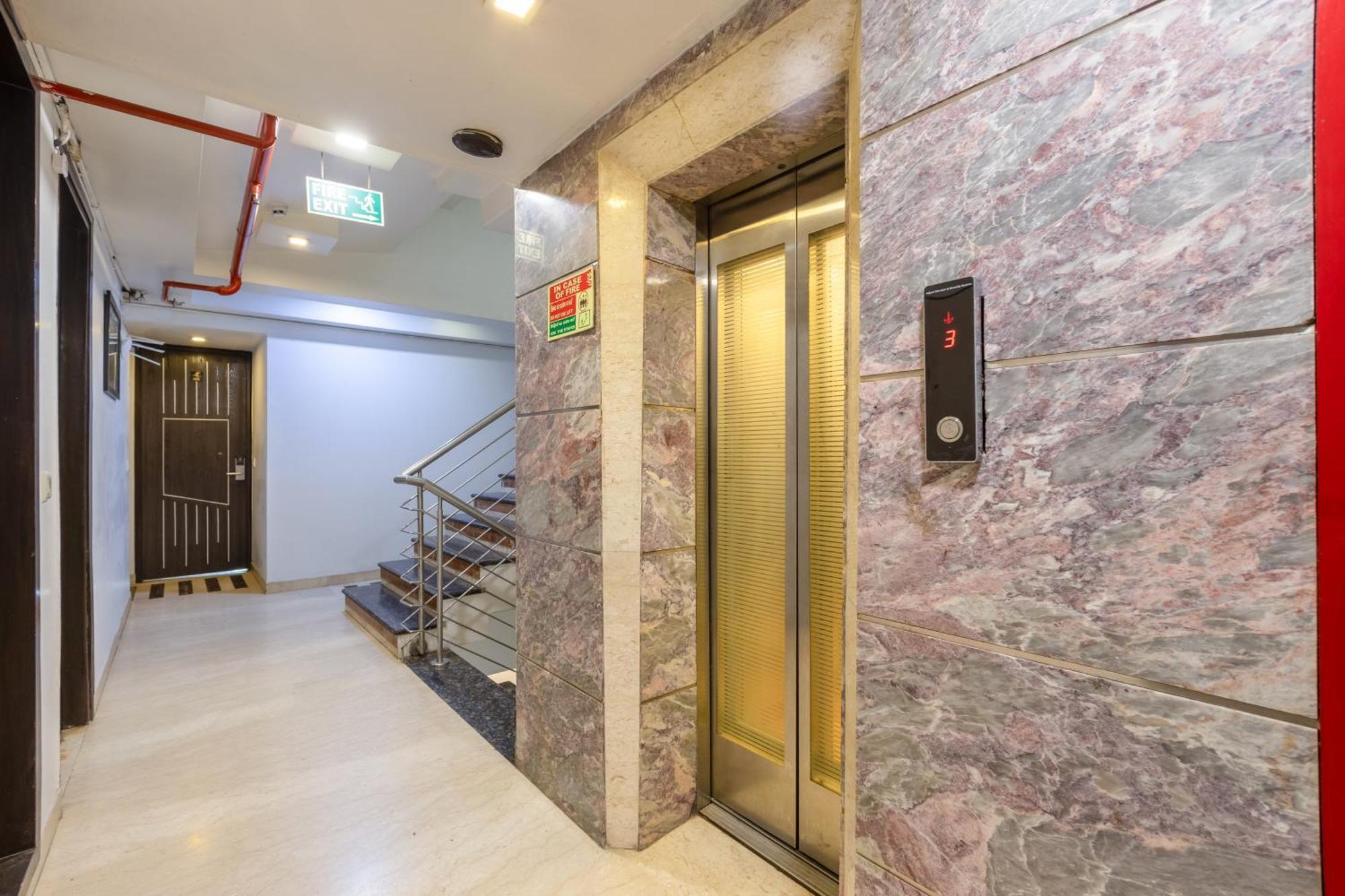 Palm Do'r # Walking Distance To Station # Parking # Family # Customer's Choice # Rated Hotel 3*
