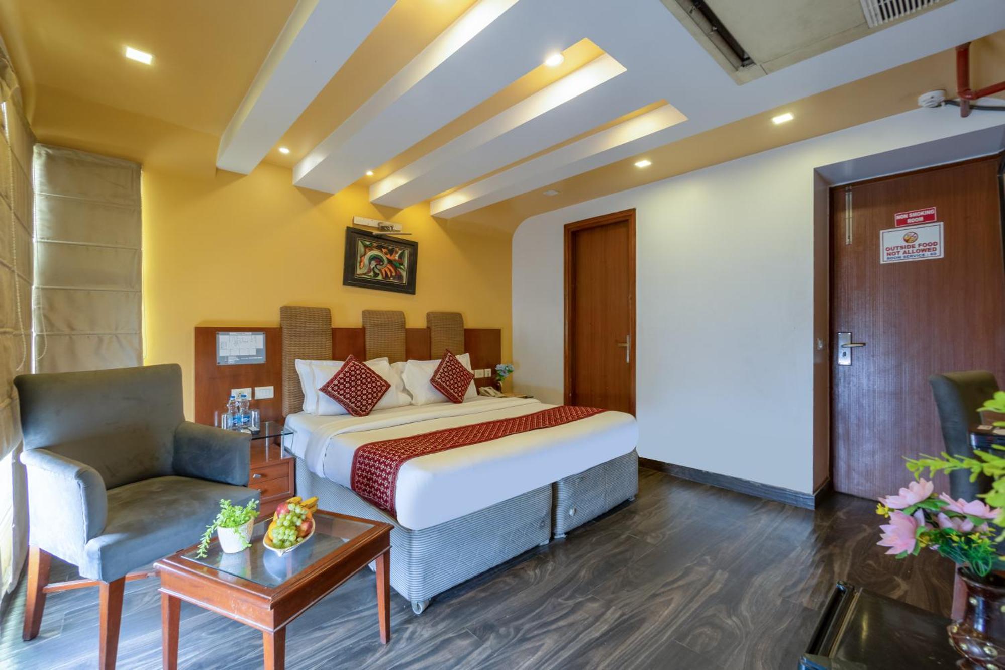 Palm Do'r # Walking Distance To Station # Parking # Family # Customer's Choice # Rated Hotel Nova Deli