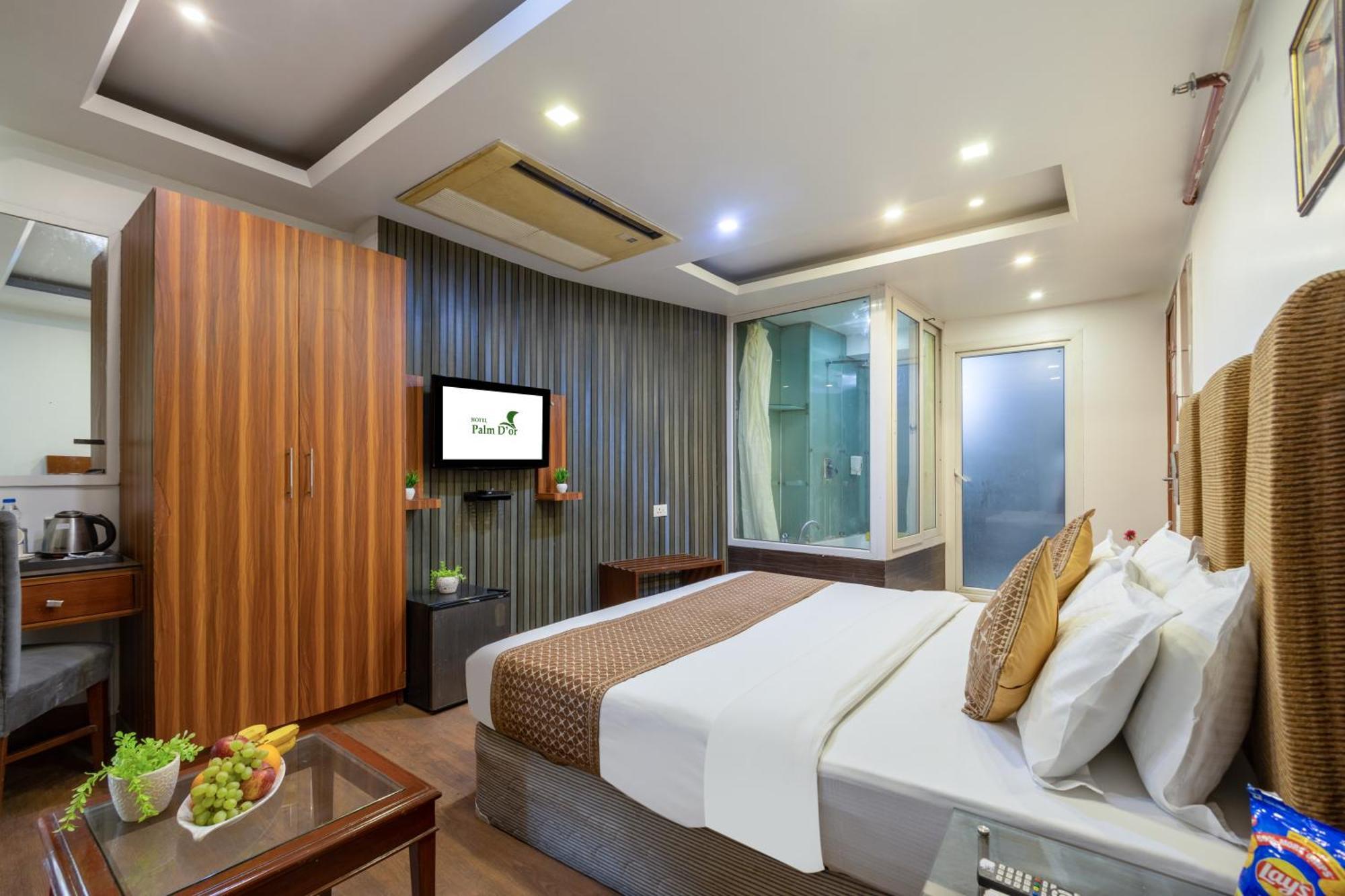 Palm Do'r # Walking Distance To Station # Parking # Family # Customer's Choice # Rated