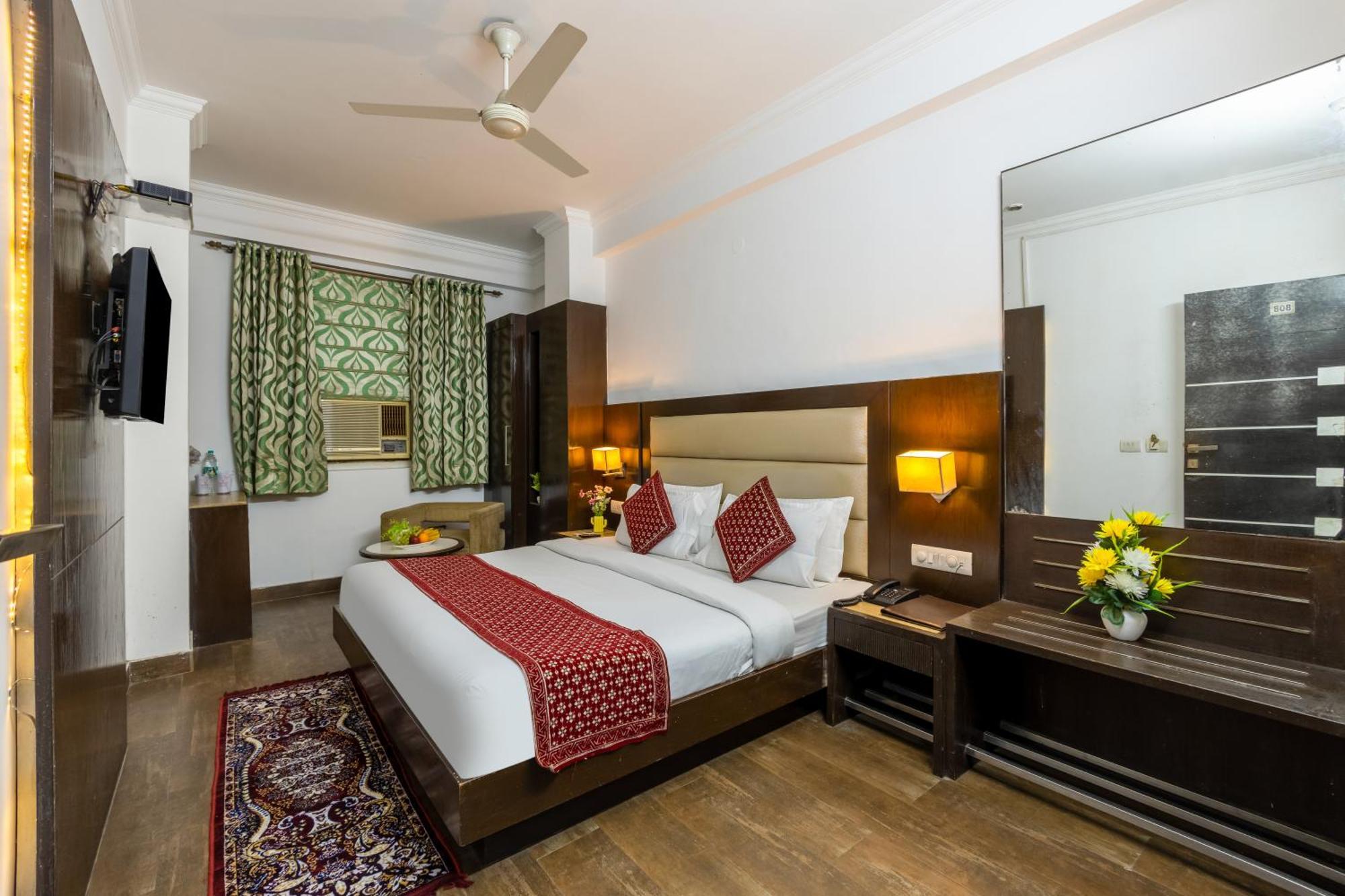 Chanchal Continental # Near To New Delhi Station # Family Hotel # Customer'S Choice Hotel # Tourist Places Nearby - Red Fort, Jama Masjid, India Gate Hotel New Delhi
