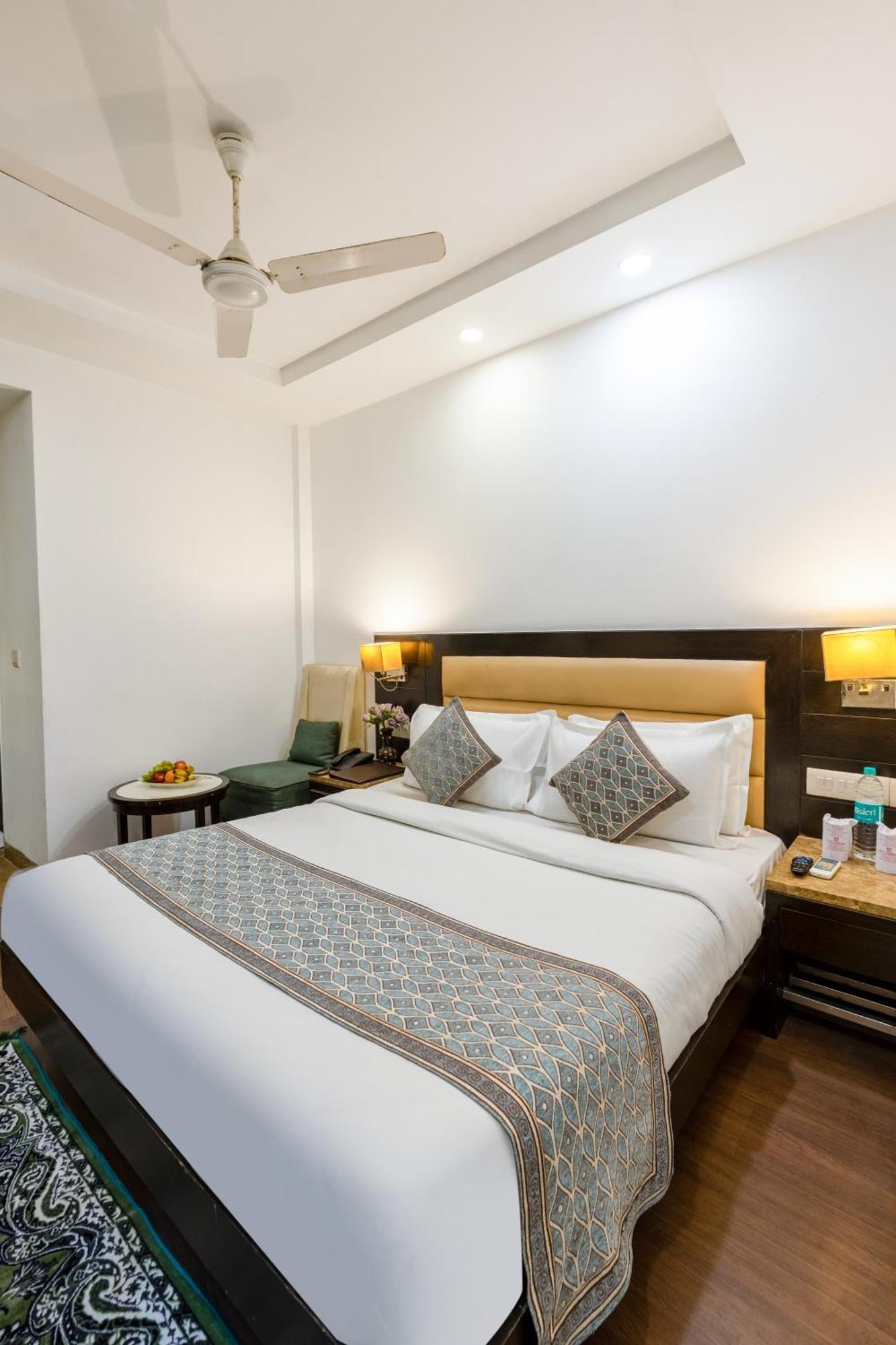 Chanchal Continental # Near To New Delhi Station # Family Hotel # Customer'S Choice Hotel # Tourist Places Nearby - Red Fort, Jama Masjid, India Gate
