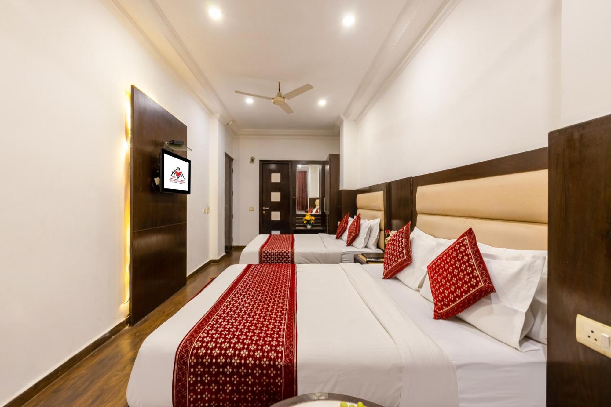 Chanchal Continental # Near To New Delhi Station # Family Hotel # Customer'S Choice Hotel # Tourist Places Nearby - Red Fort, Jama Masjid, India Gate 3*