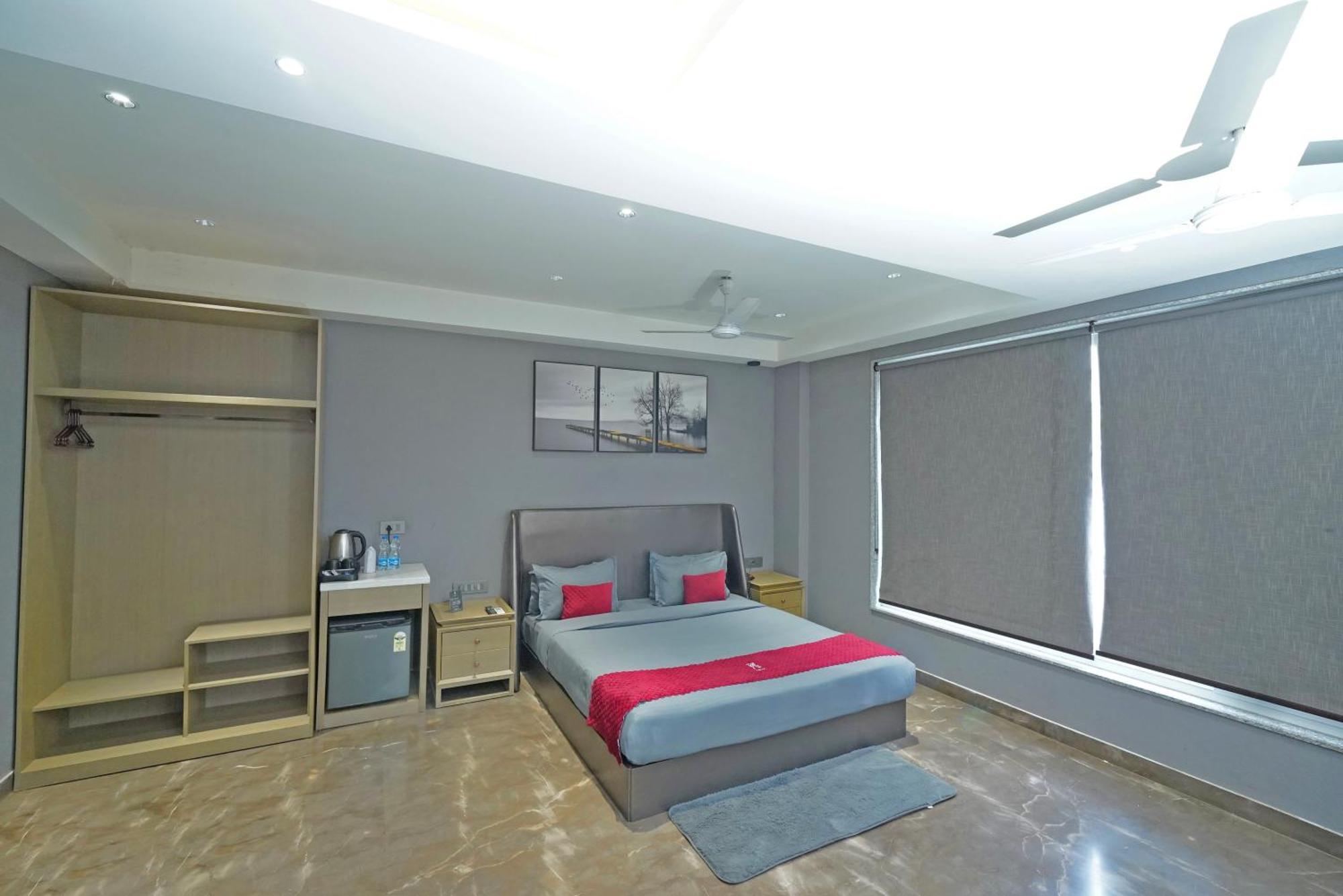 Hotel Kryc Luxury Living Near Indraprastha Apollo Hospital