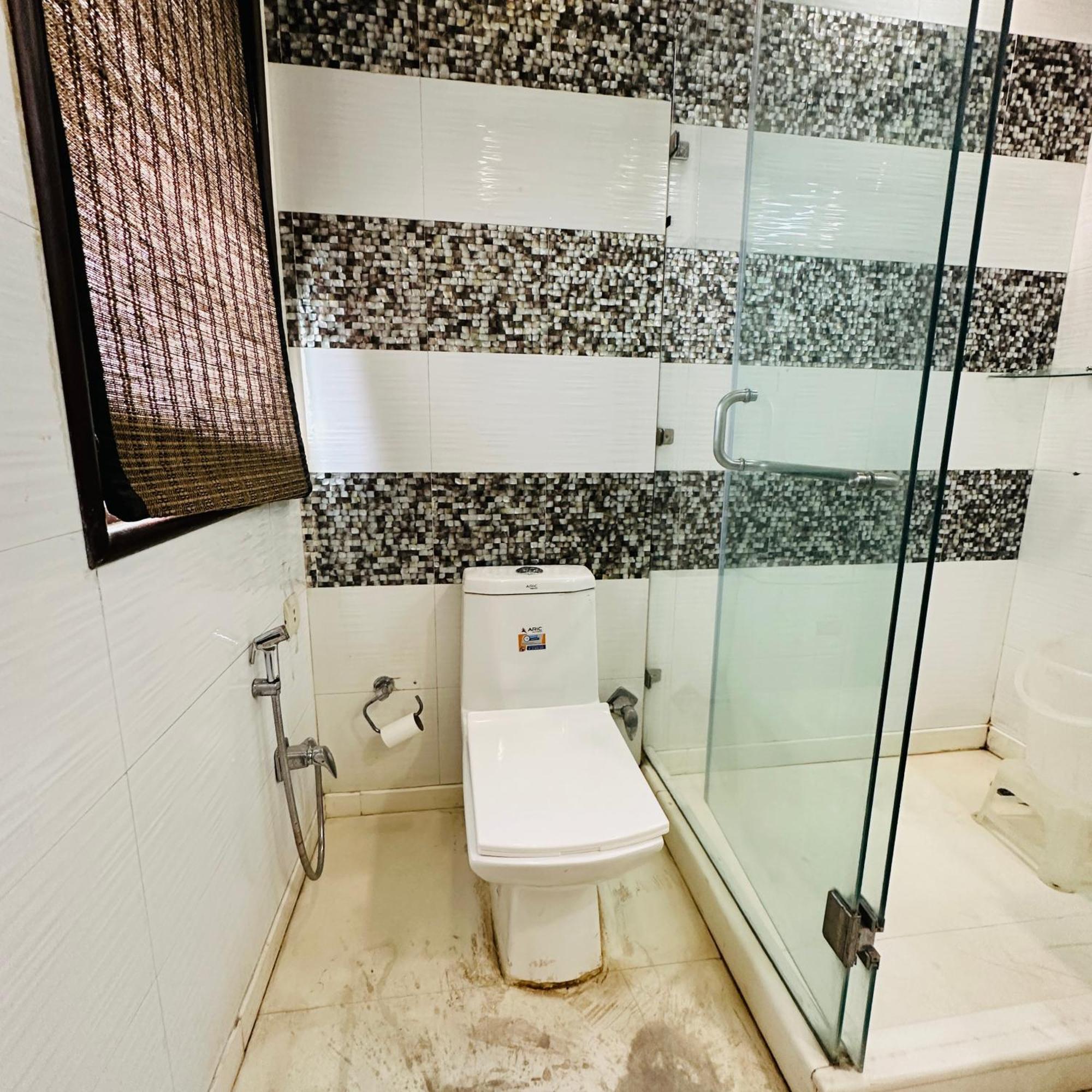 Qotel Signature Lavish Rajouri Garden Hotel 3*