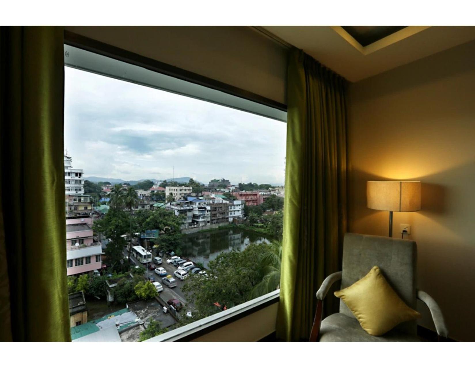 Aerostay Residency Near Delhi Airport Hotel *
