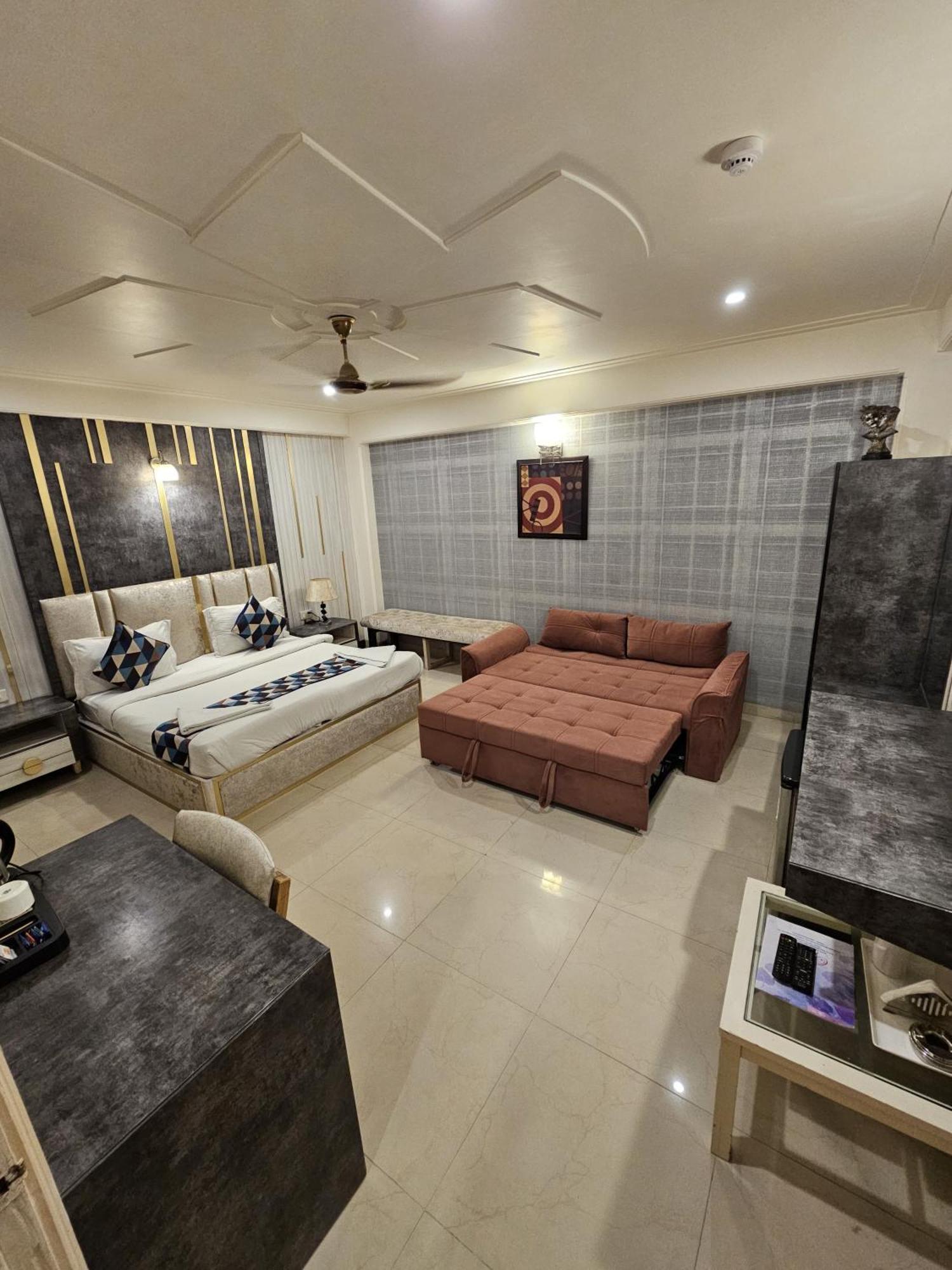 Oppera Delhi International Airport Hotel