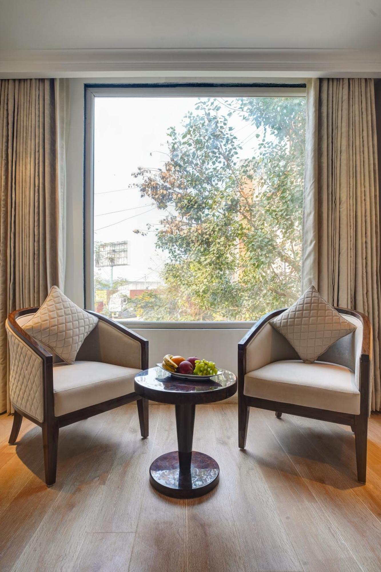 Hotel Iva Premium By Uv - Free Airport Pickup Or Drop 4*