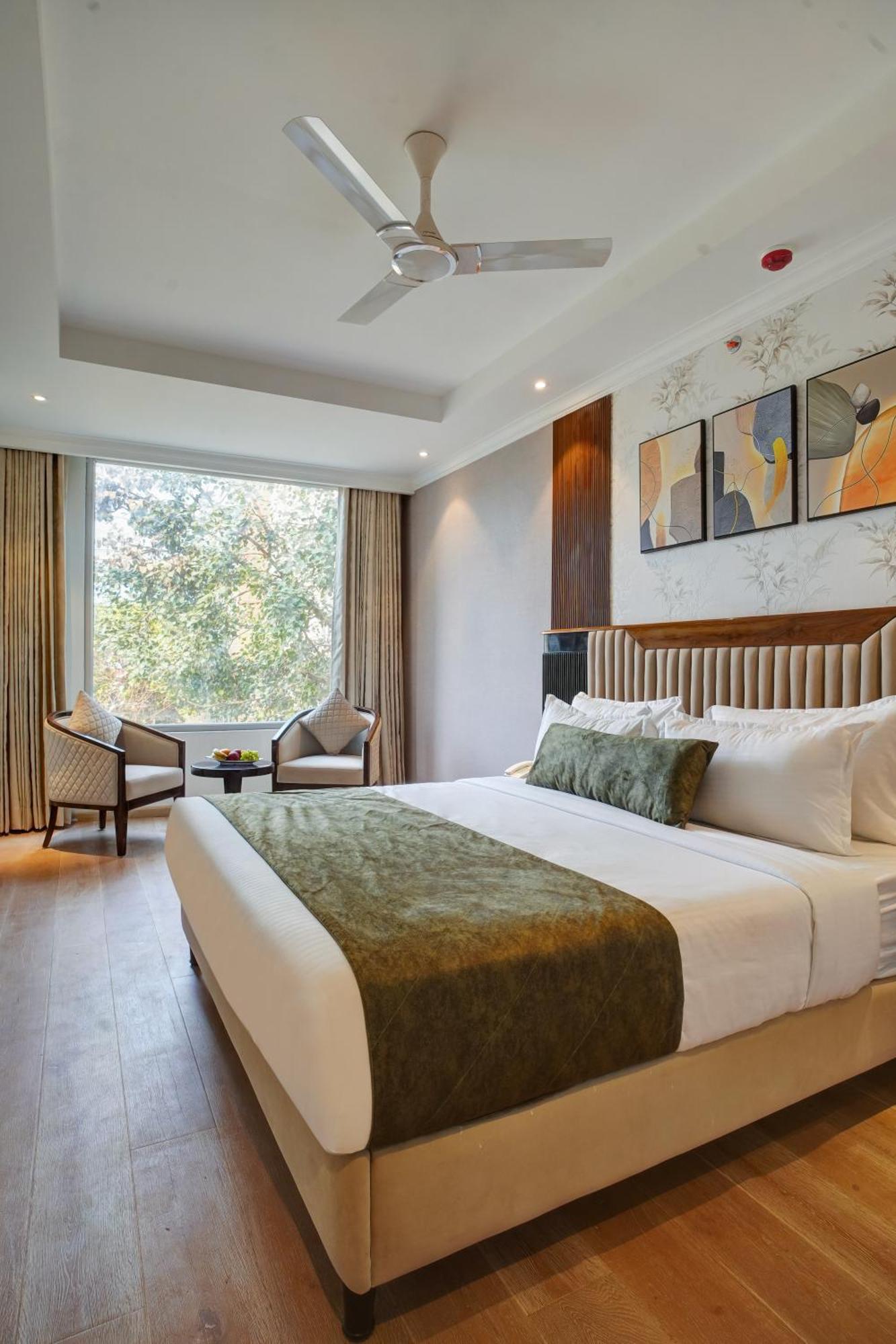 Iva Premium By Uv - Free Airport Pickup Or Drop Hotel 4*