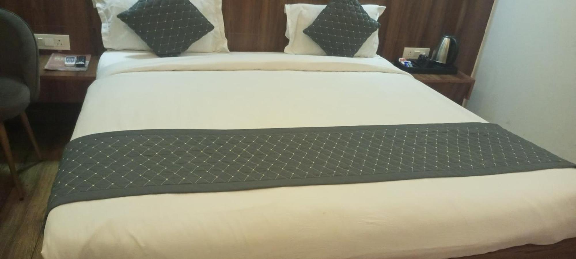 Somaan Hotel *