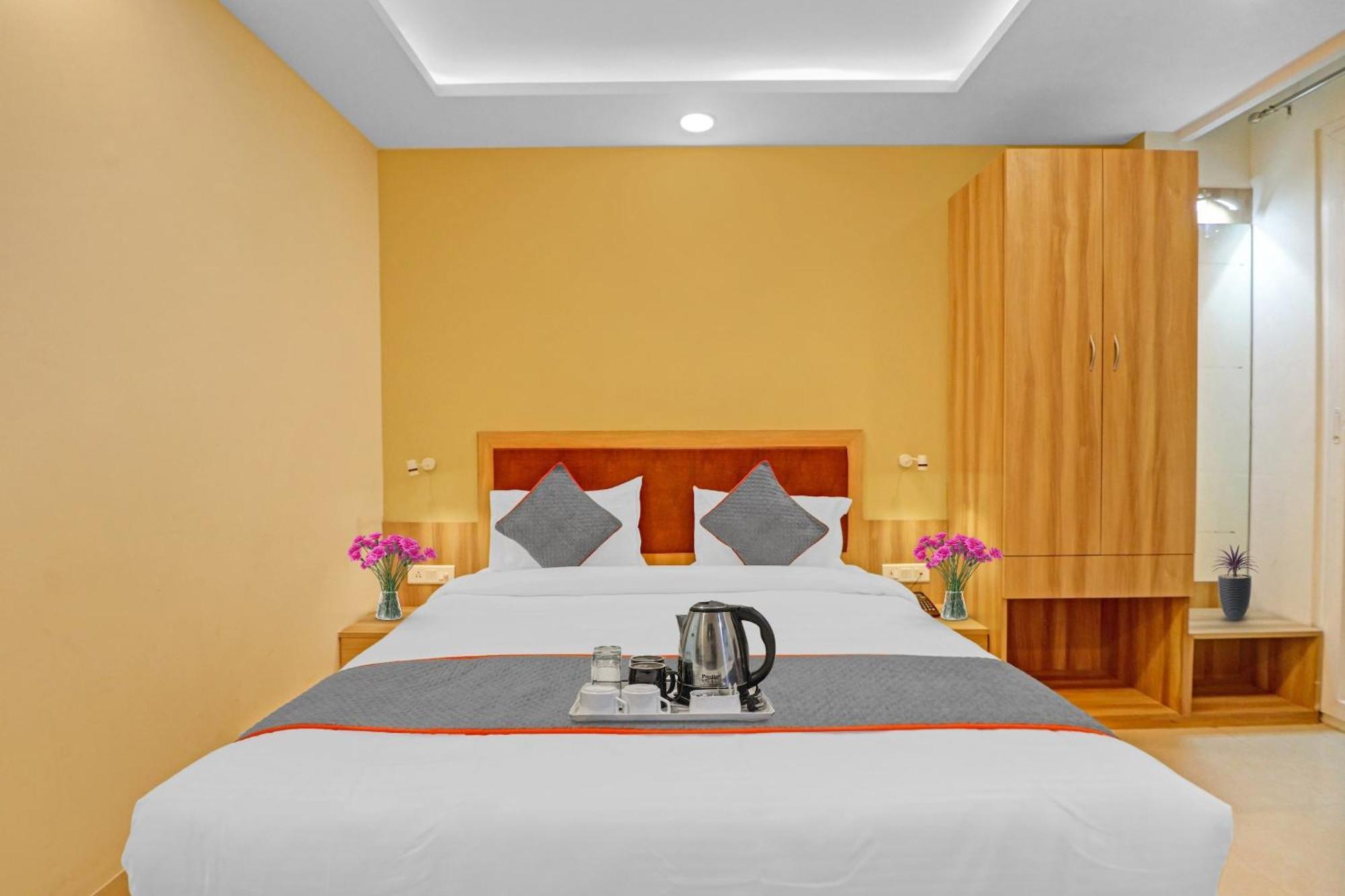 O Royal Residency Hotel 3*