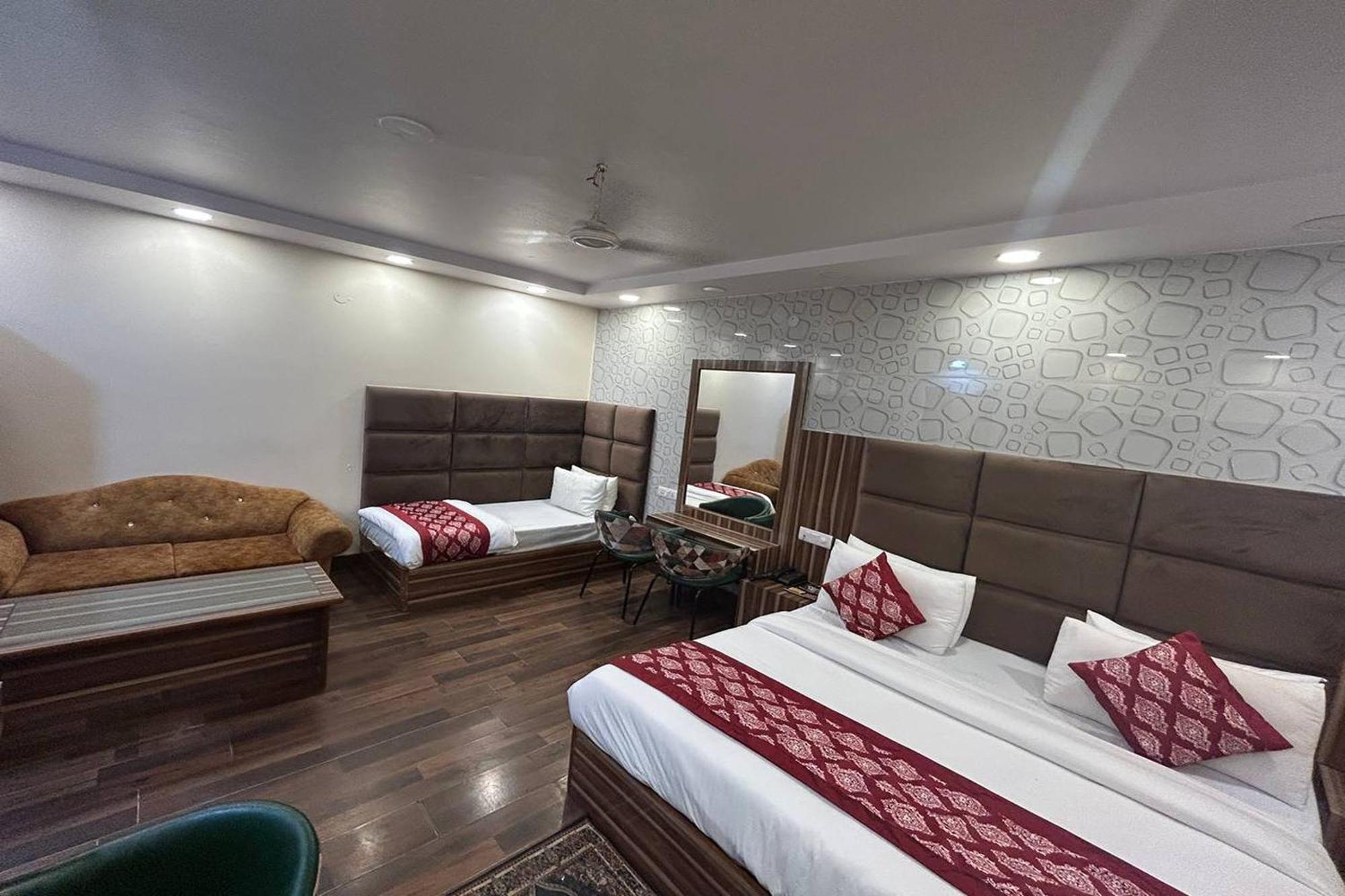 Singh Continetal Hotel