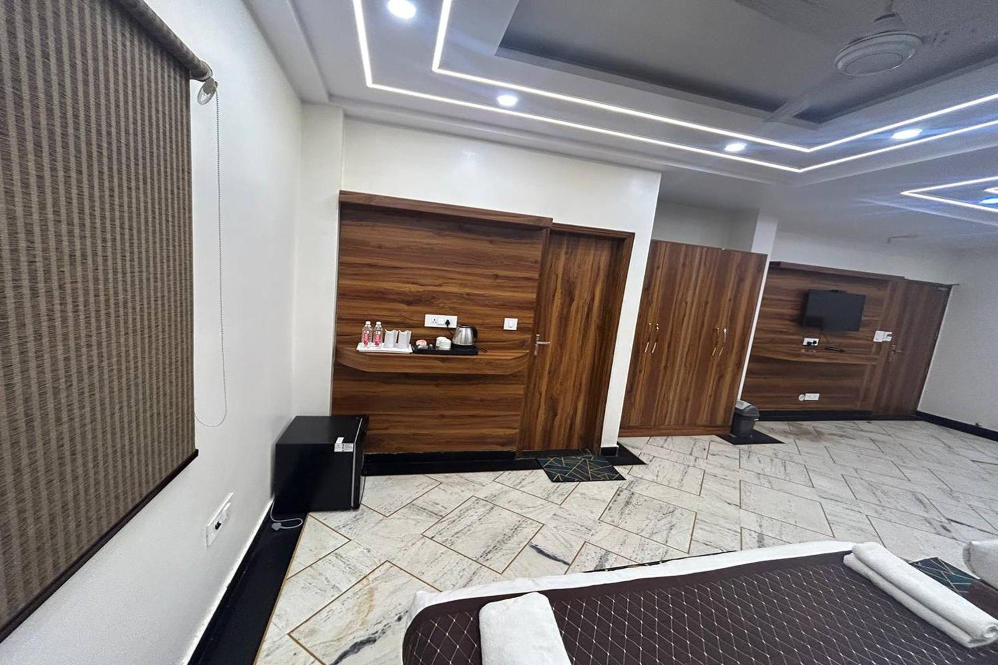 Singh Continetal Hotel 3*