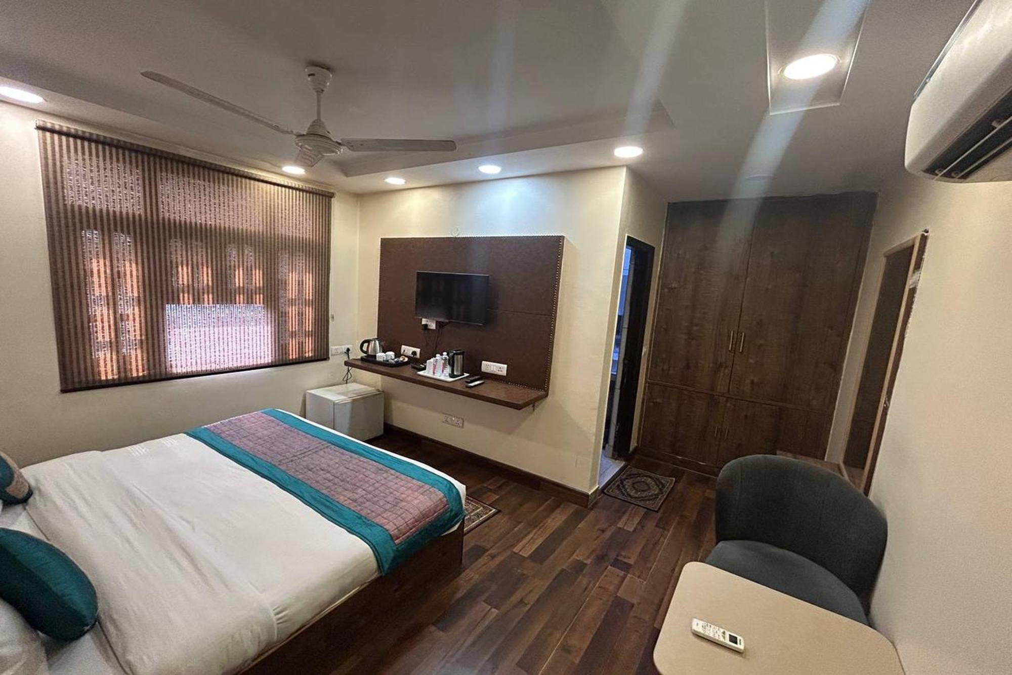Hotel Singh Continetal 3*
