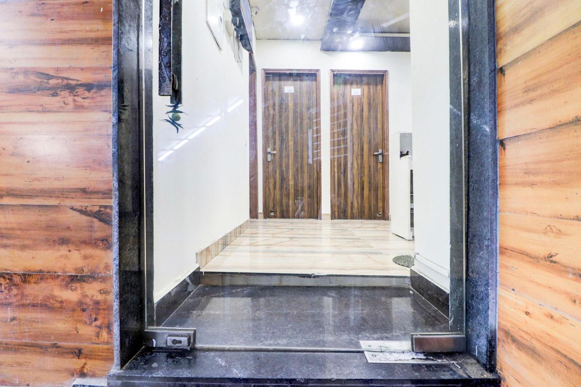 Hotel O Mini Tower New Delhi