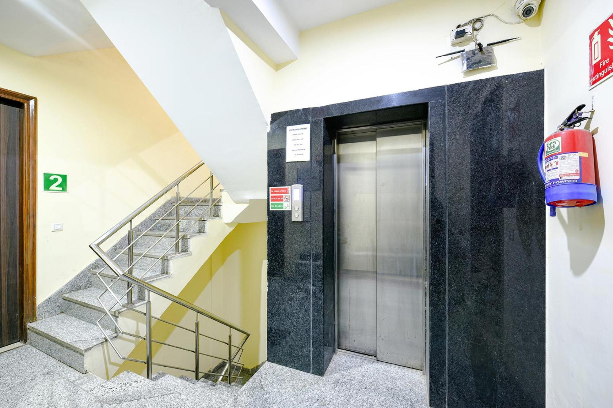 Fabhotel Dwarka Residency - Nr Yashobhoomi Convention Centre New Delhi