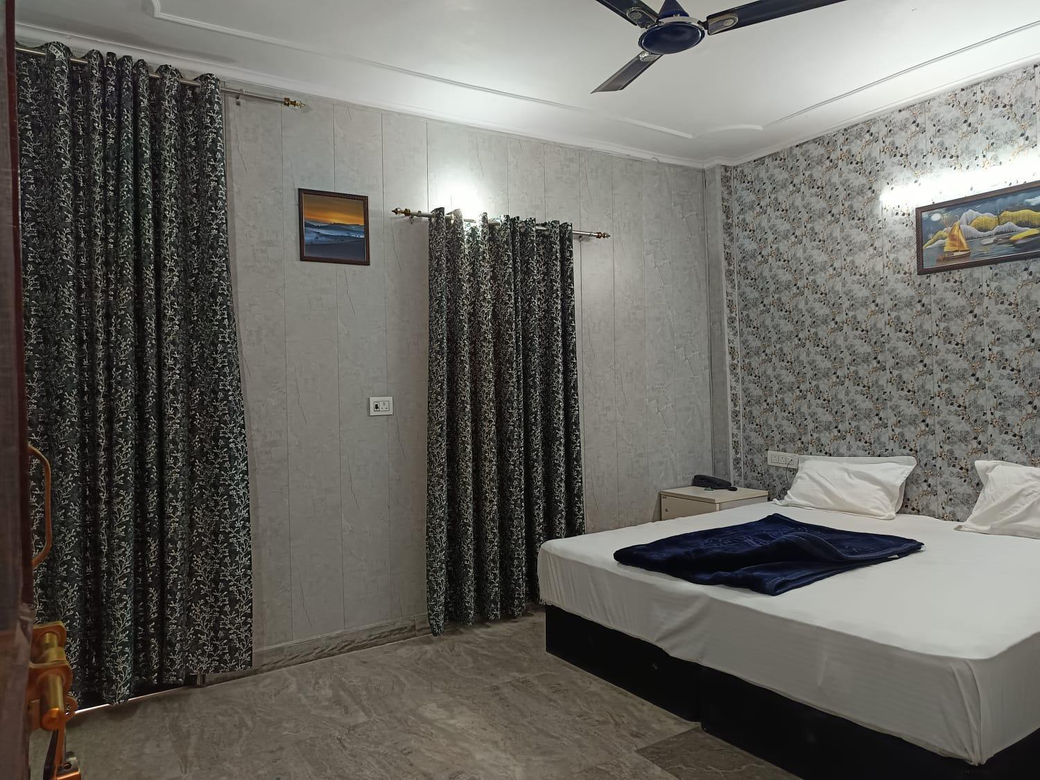 Kerala - Walk From Nizamuddin Railway Station Hotel New Delhi