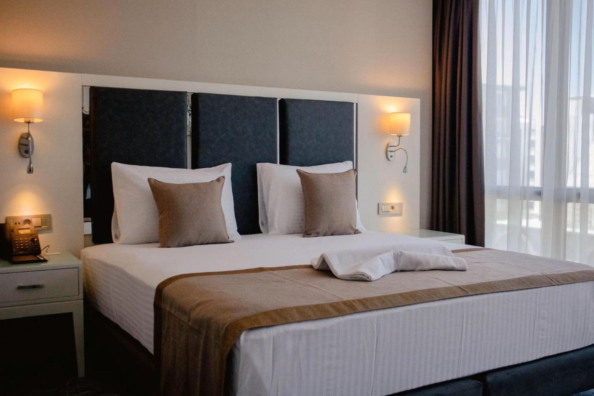 Mdf Tela Near Igi Airport Delhi Hotel 4*
