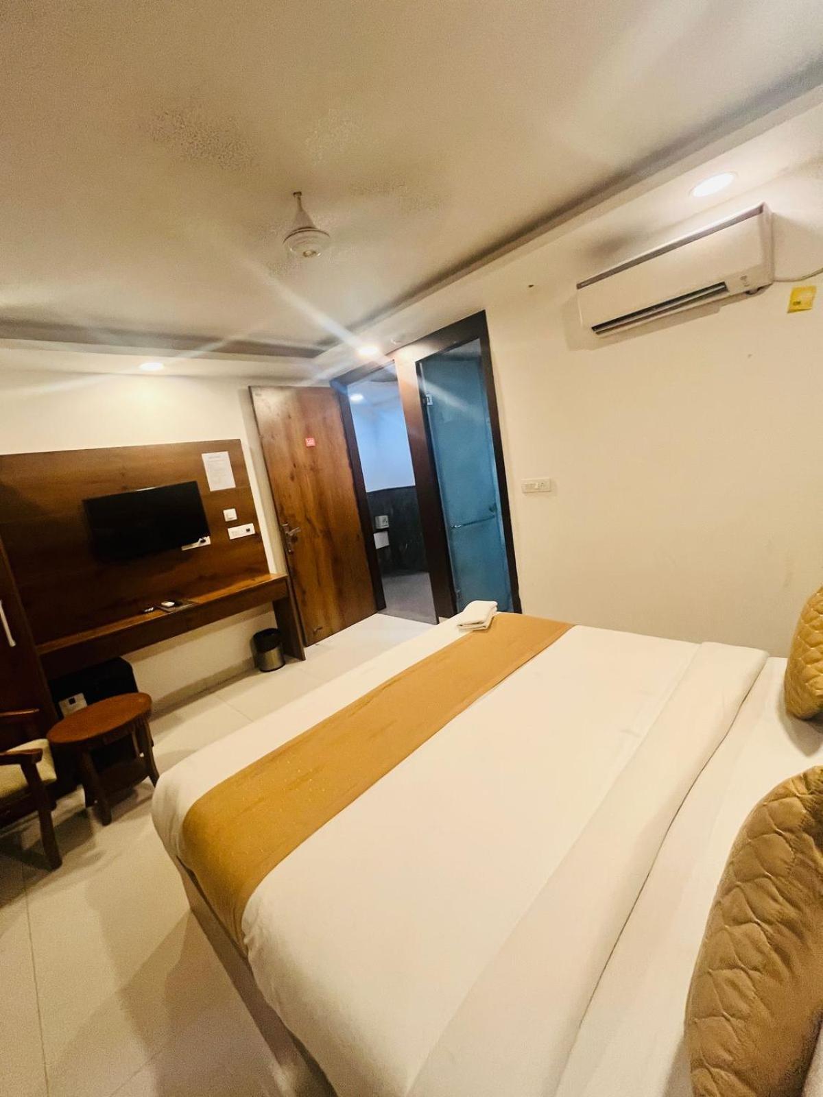 G-lory Near By Igi Airport Hotel Nova Deli