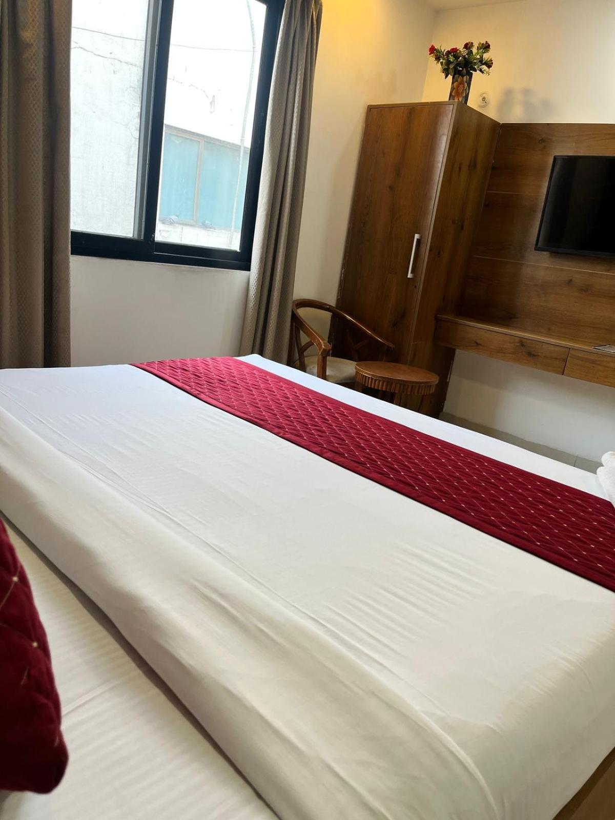 Hotel G-lory Near By Igi Airport Nova Deli