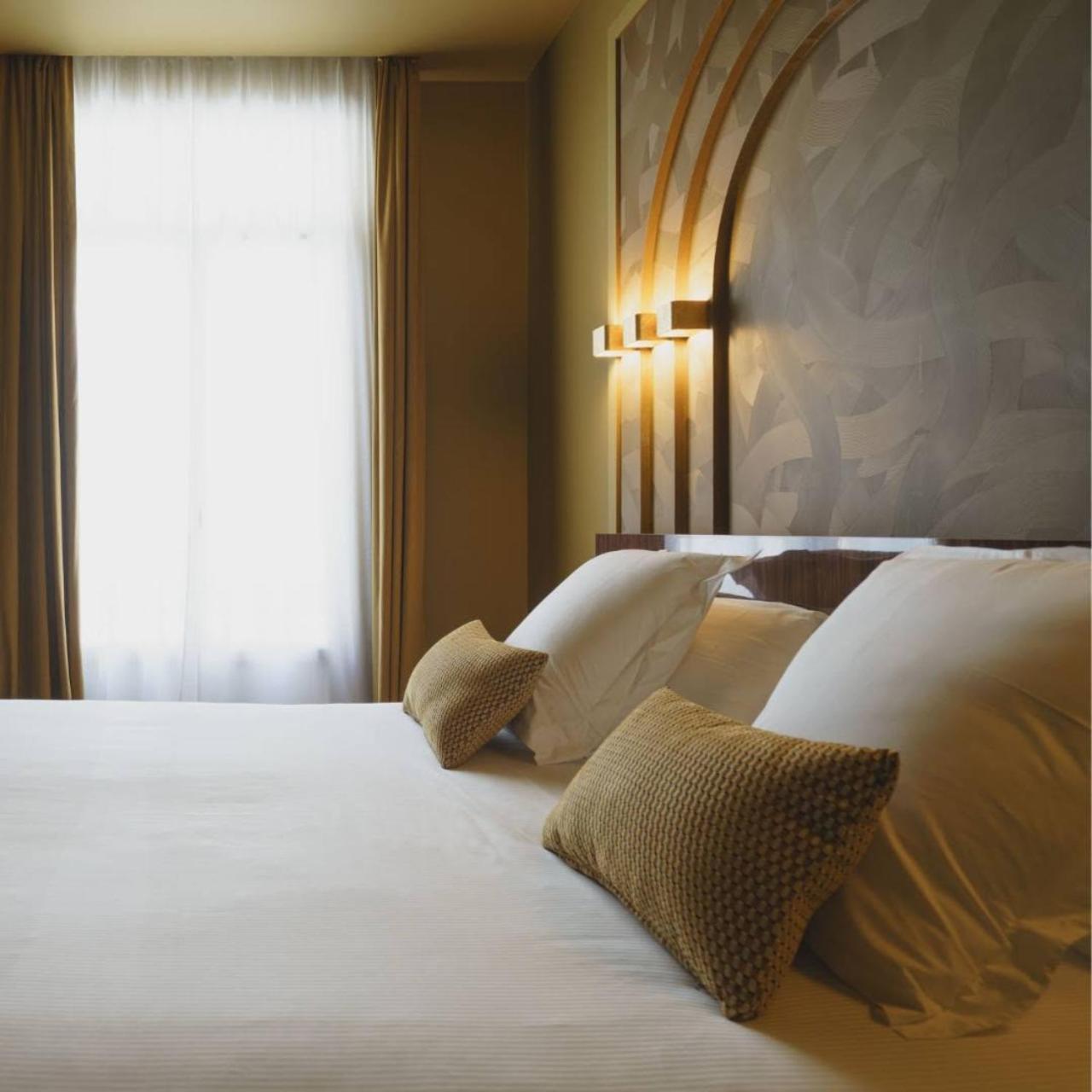 Hotel Grand Near Igi Airport 4*