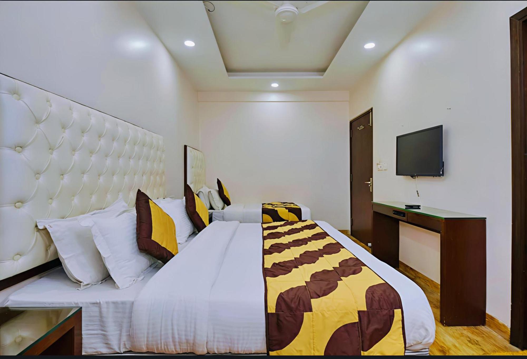 Kabeer' Front Of New Railway Station & 5 Minute From Connaught Place Hotel Delhi (National Capital Territory of India)