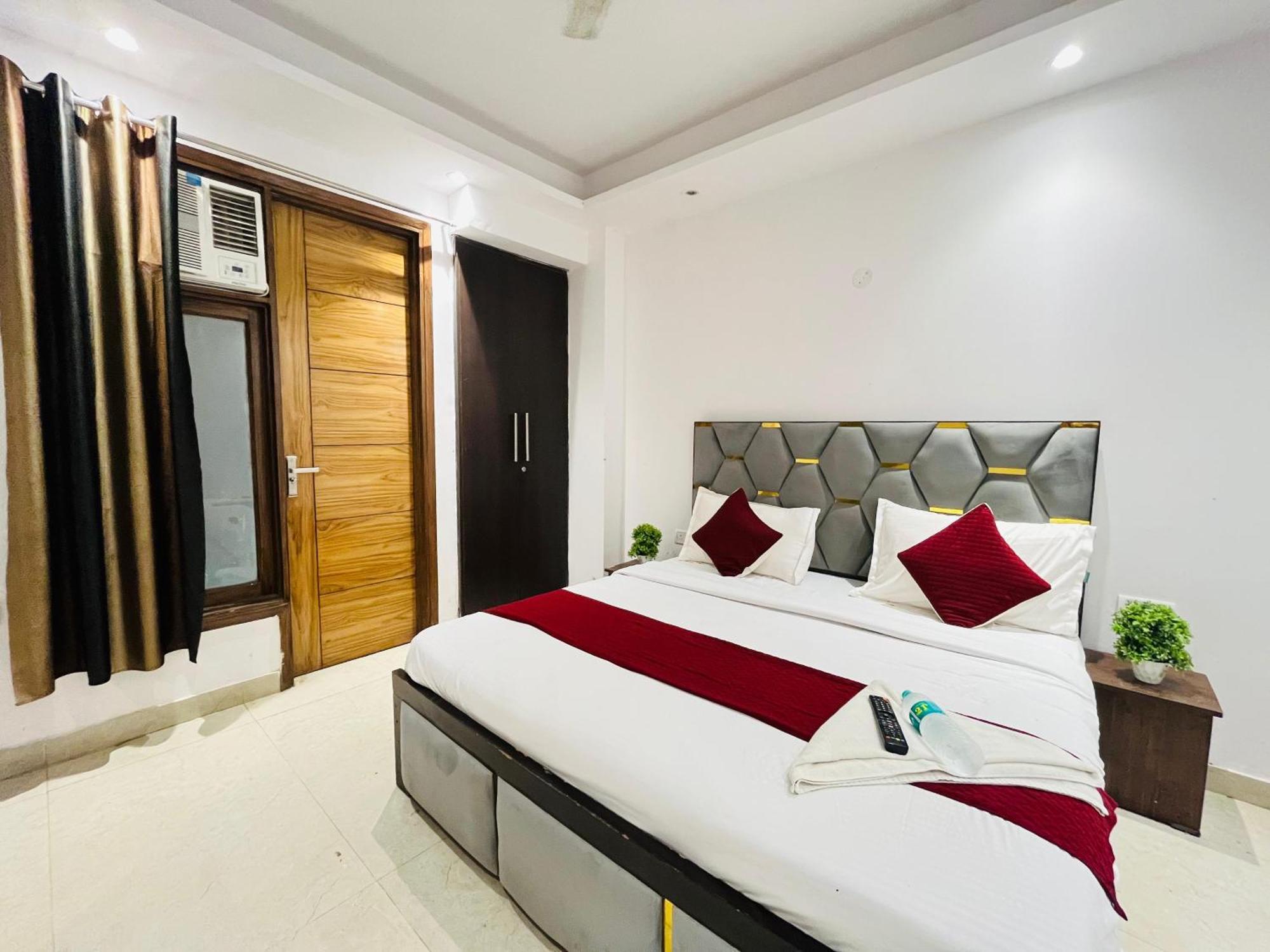 Hotel Twenty Near Max Hospital 3*