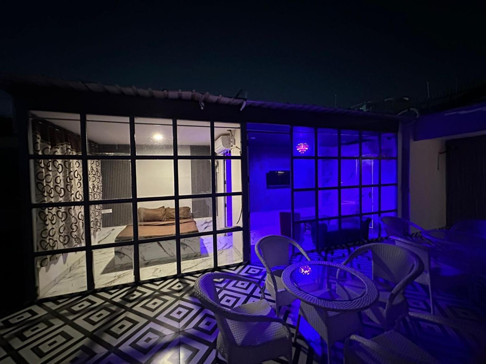 Homestay Desire Courtyard New Delhi