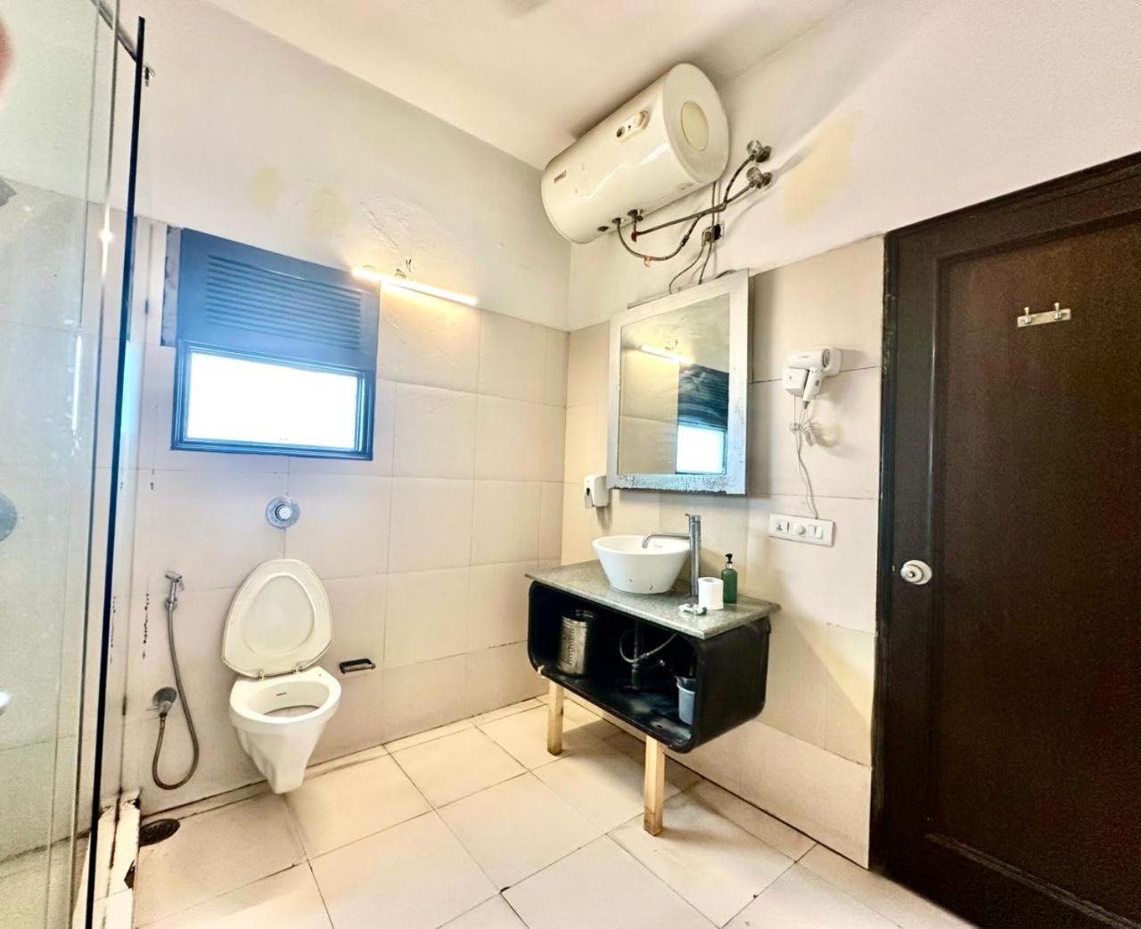 Hotel Grand Arcasia Saket- Near Pvr Anupam